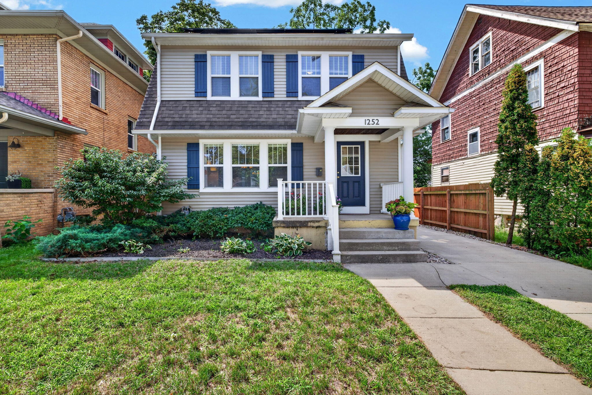 1252 SE Sherman Street SE Grand Rapids MI 49506