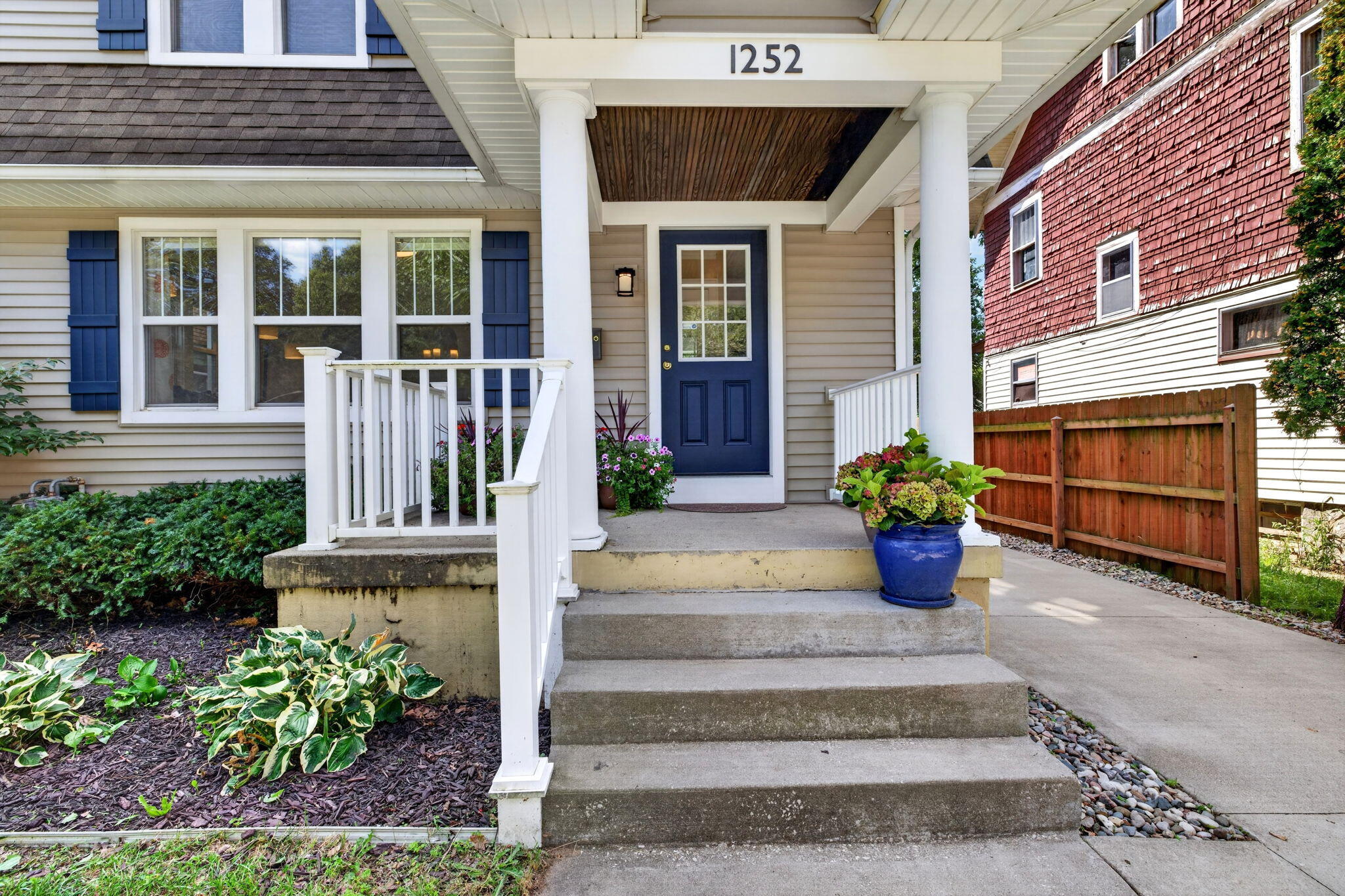 1252 SE Sherman Street SE Grand Rapids MI 49506