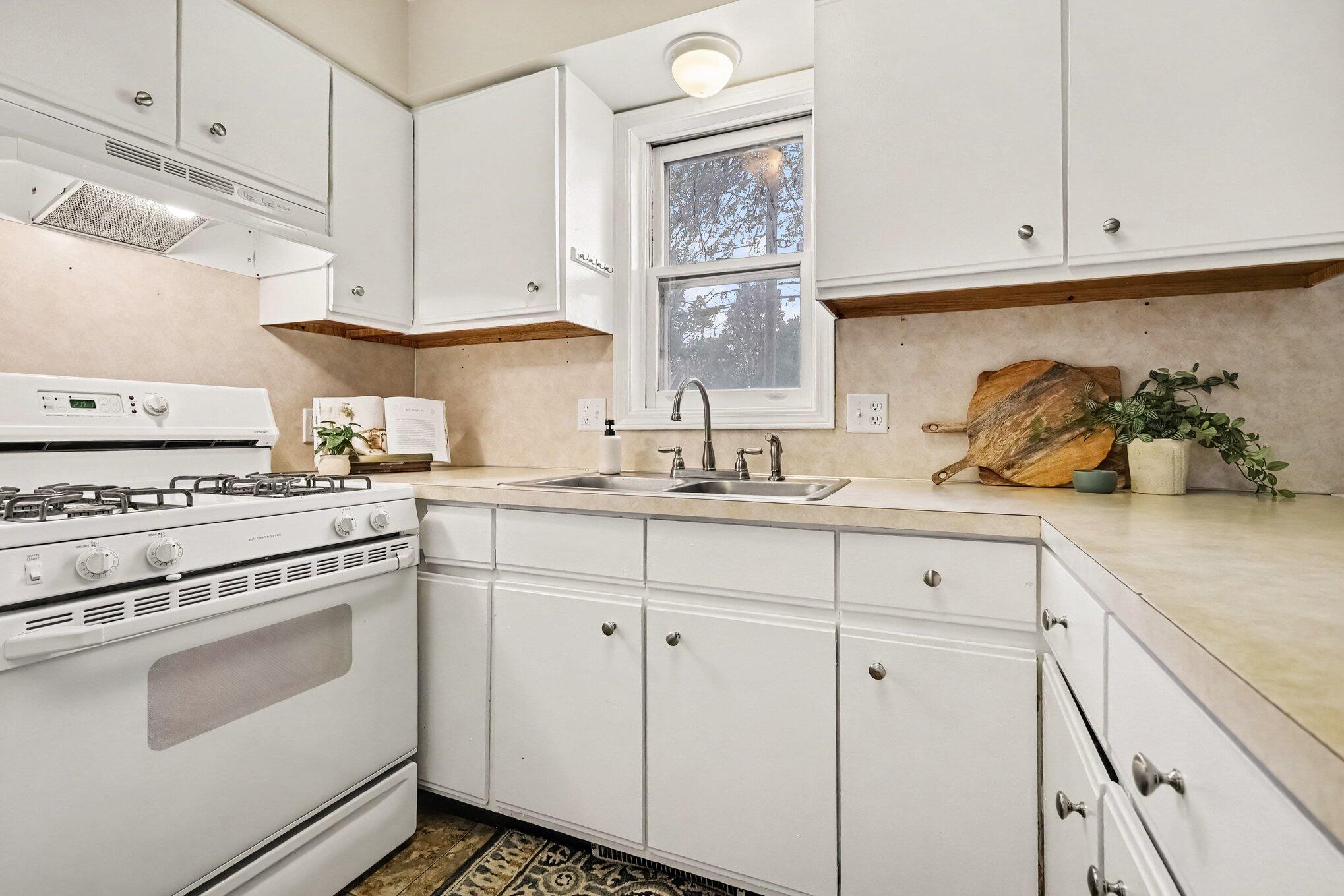 29 34th Street SE Grand Rapids MI 49548
