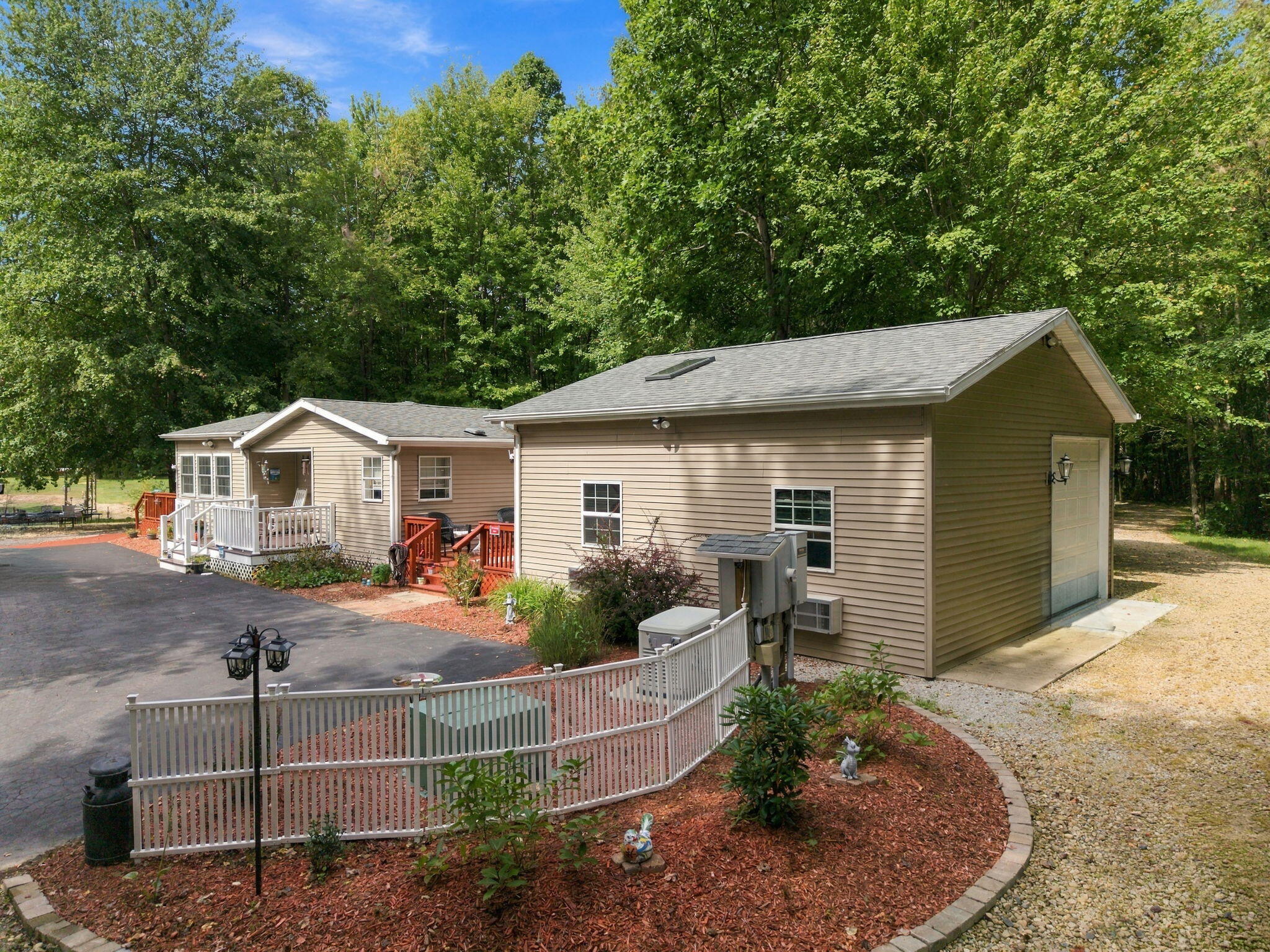 16456 Basswood Road Three Oaks MI 49128