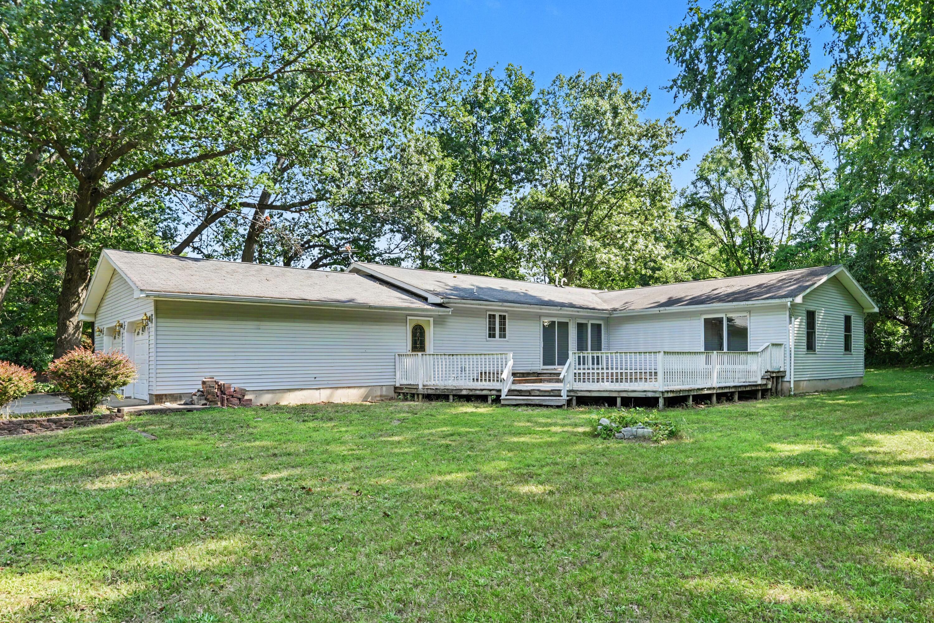 27911 Gideon Street Dowagiac MI 49047