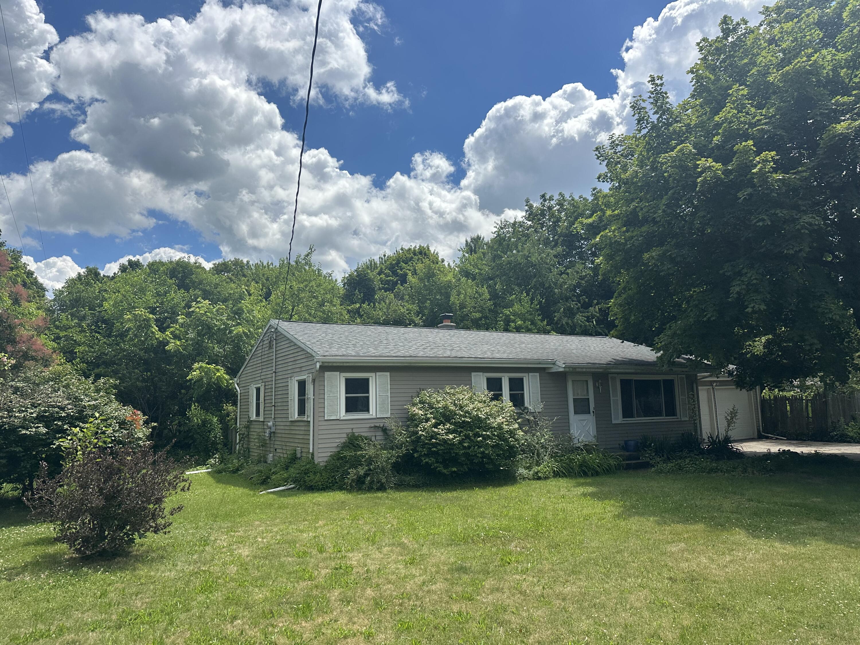 1560 Magnolia Street Kalamazoo MI 49048