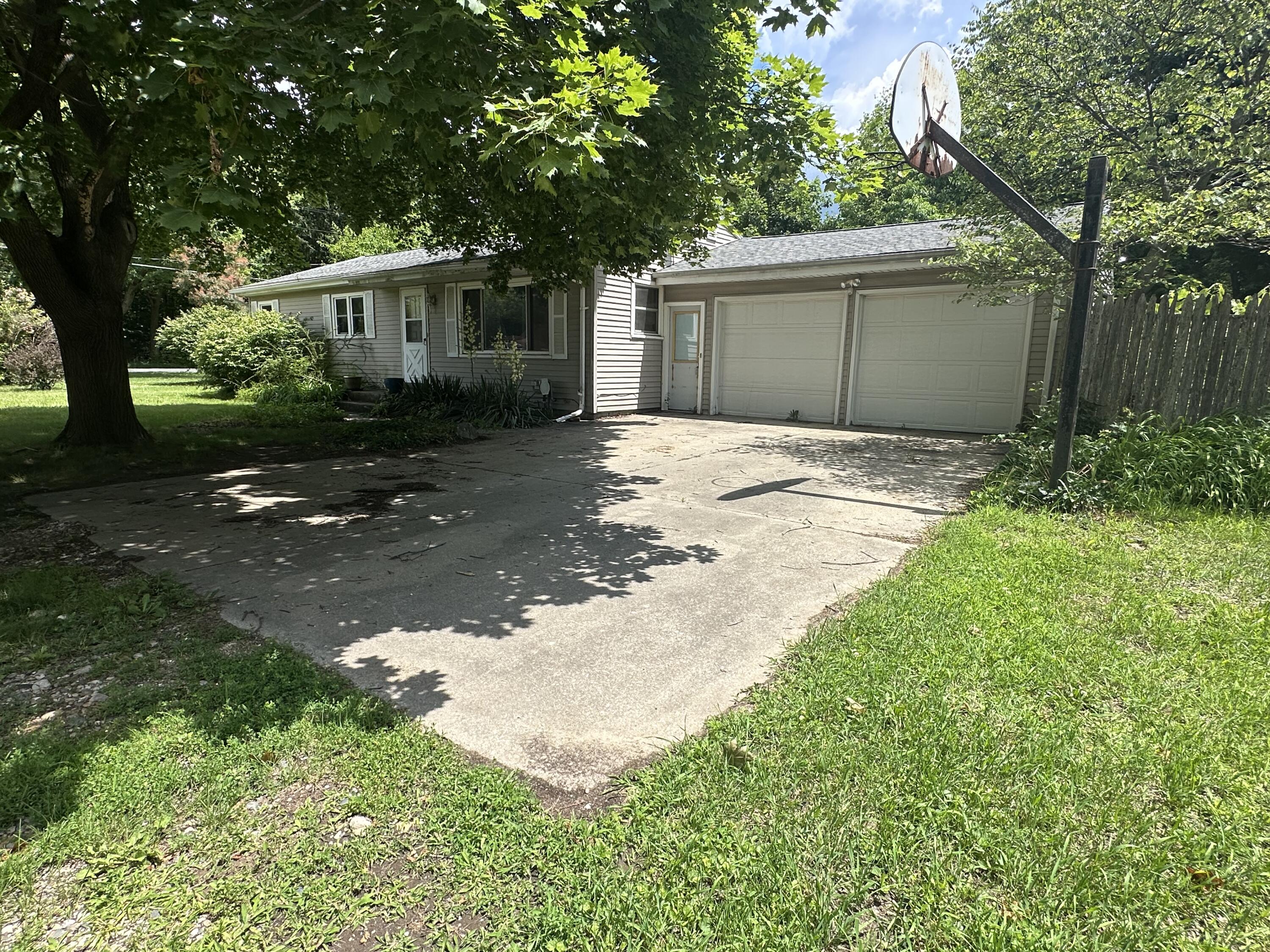 1560 Magnolia Street Kalamazoo MI 49048