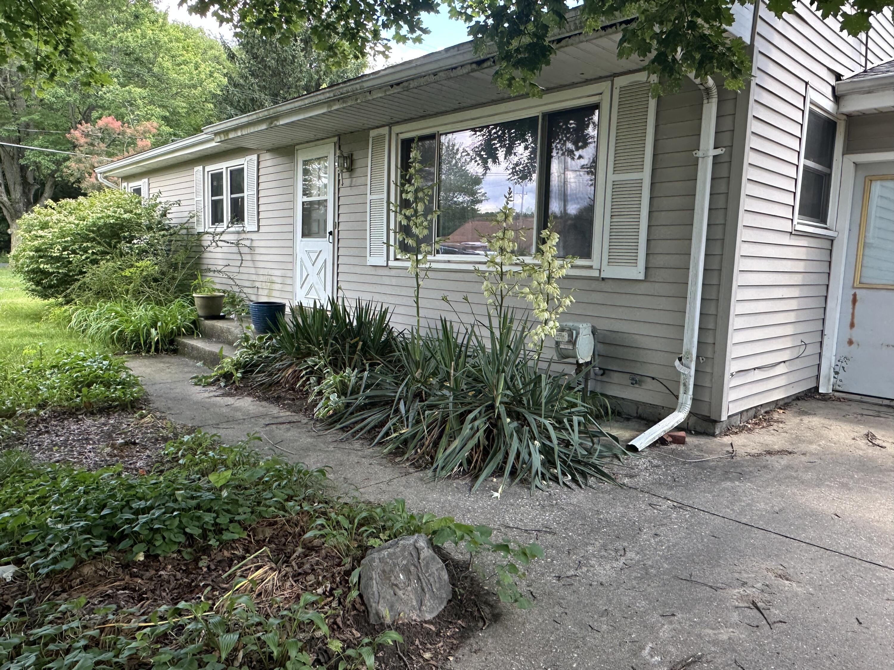 1560 Magnolia Street Kalamazoo MI 49048