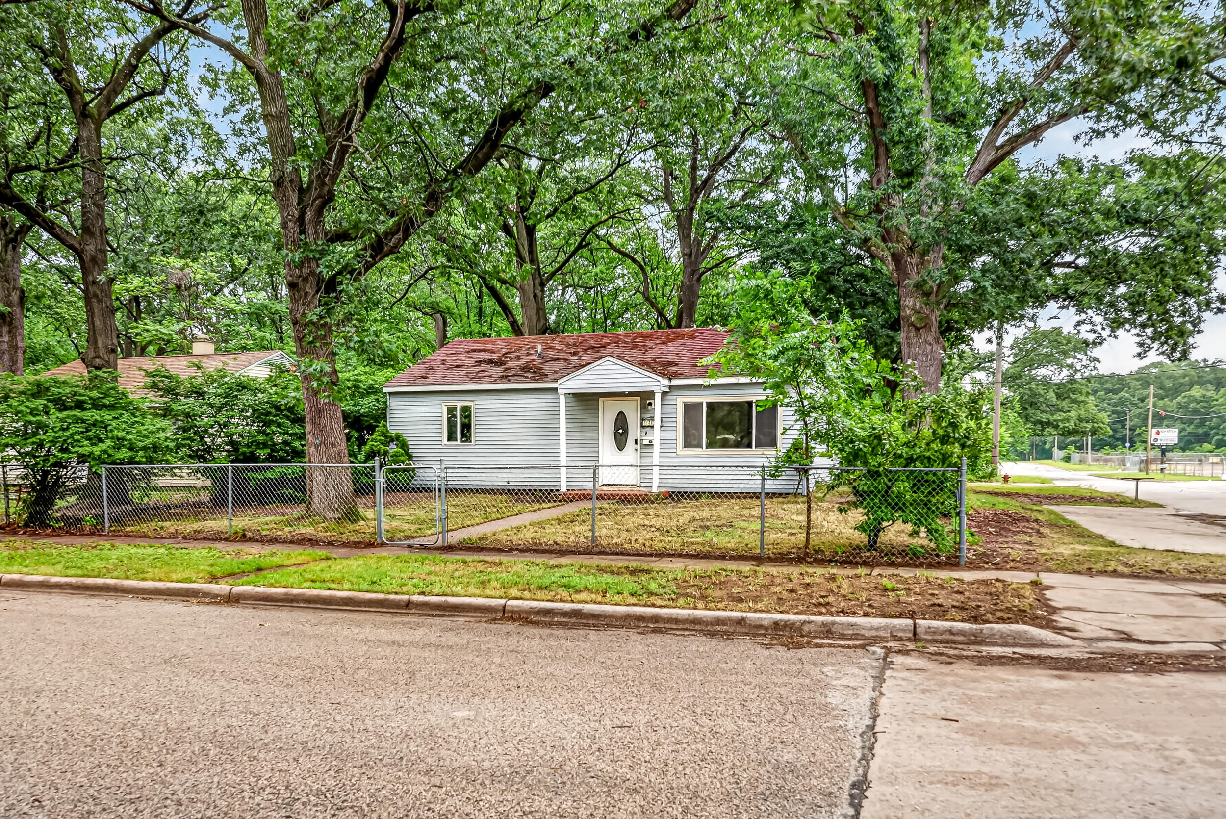 2294 Austin Street Muskegon MI 49444