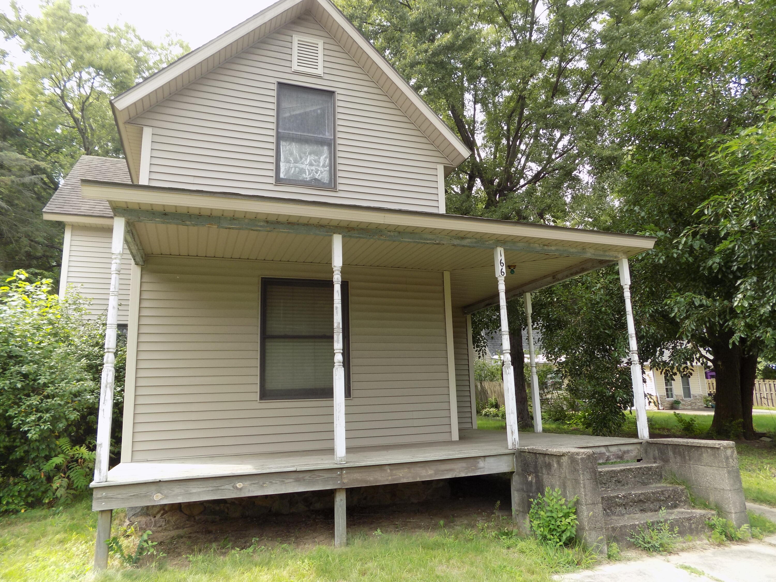 166 N West Street Coloma MI 49038