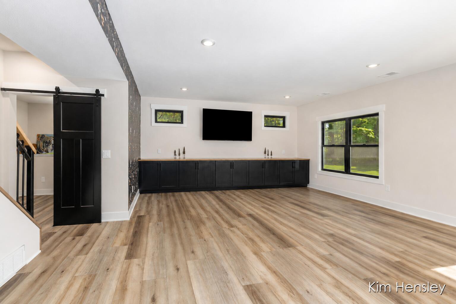 8571 Young Avenue NE Rockford MI 49341