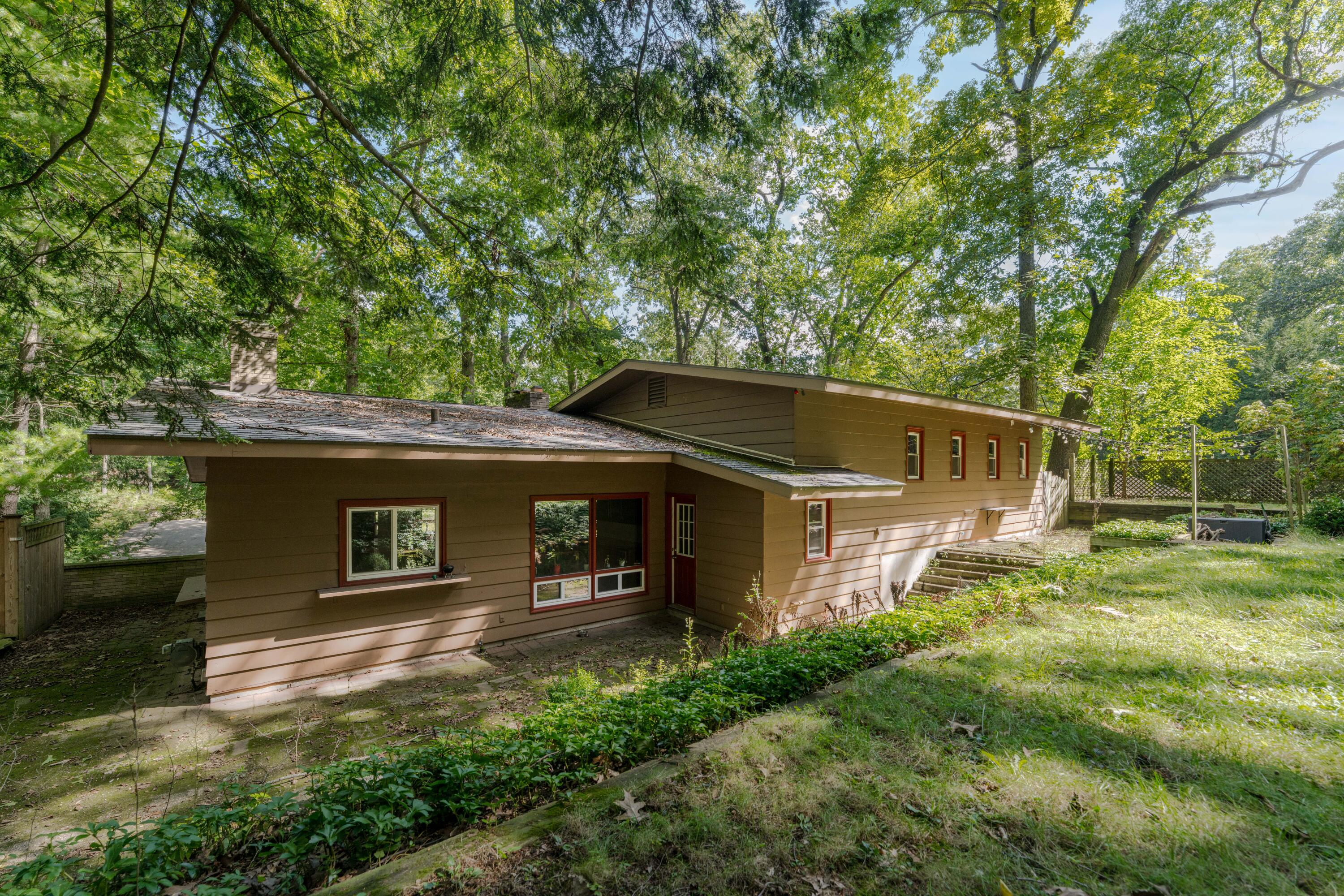 2146 Treehaven Drive Kalamazoo MI 49008