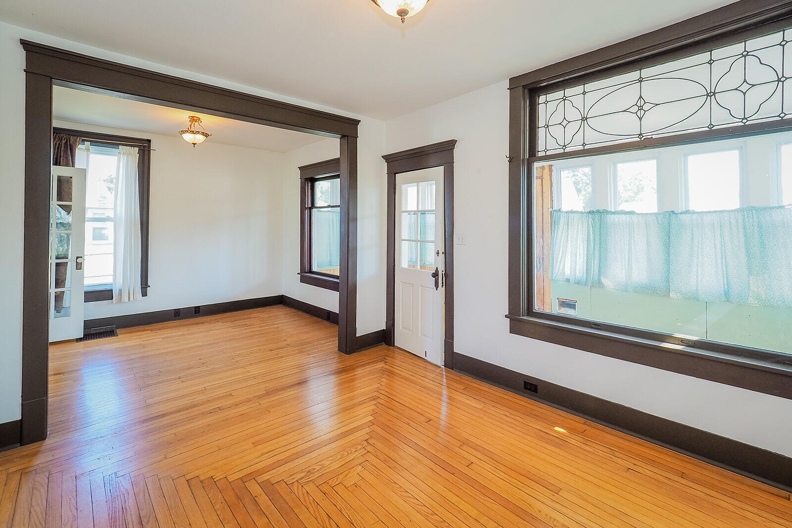 24 W Linden Street W Three Oaks MI 49128