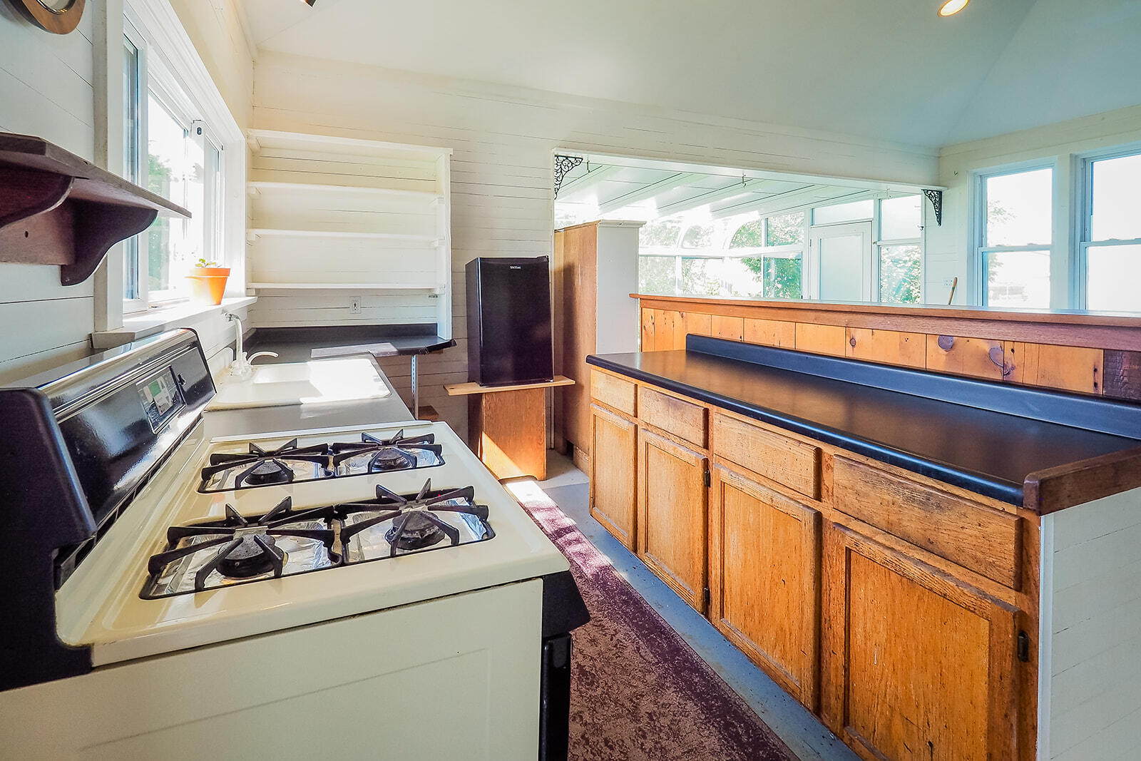 24 W Linden Street W Three Oaks MI 49128