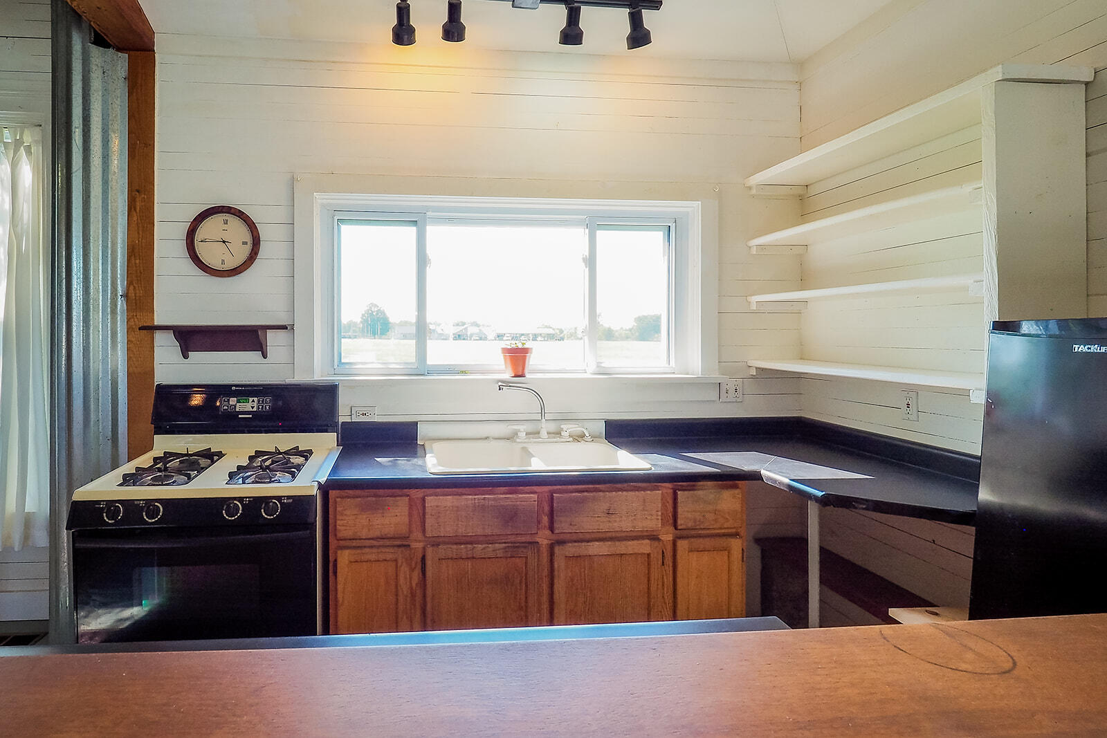 24 W Linden Street W Three Oaks MI 49128
