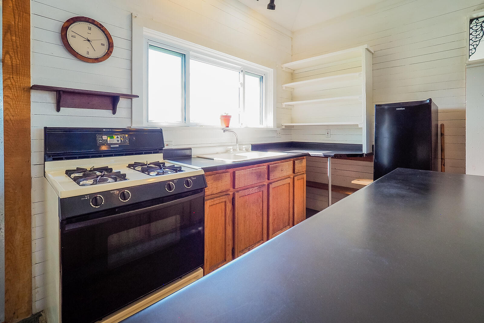 24 W Linden Street W Three Oaks MI 49128