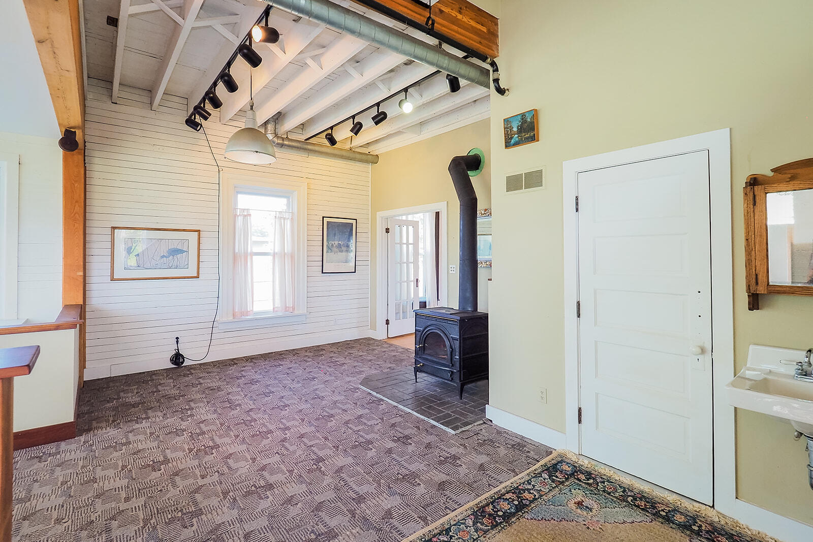 24 W Linden Street W Three Oaks MI 49128