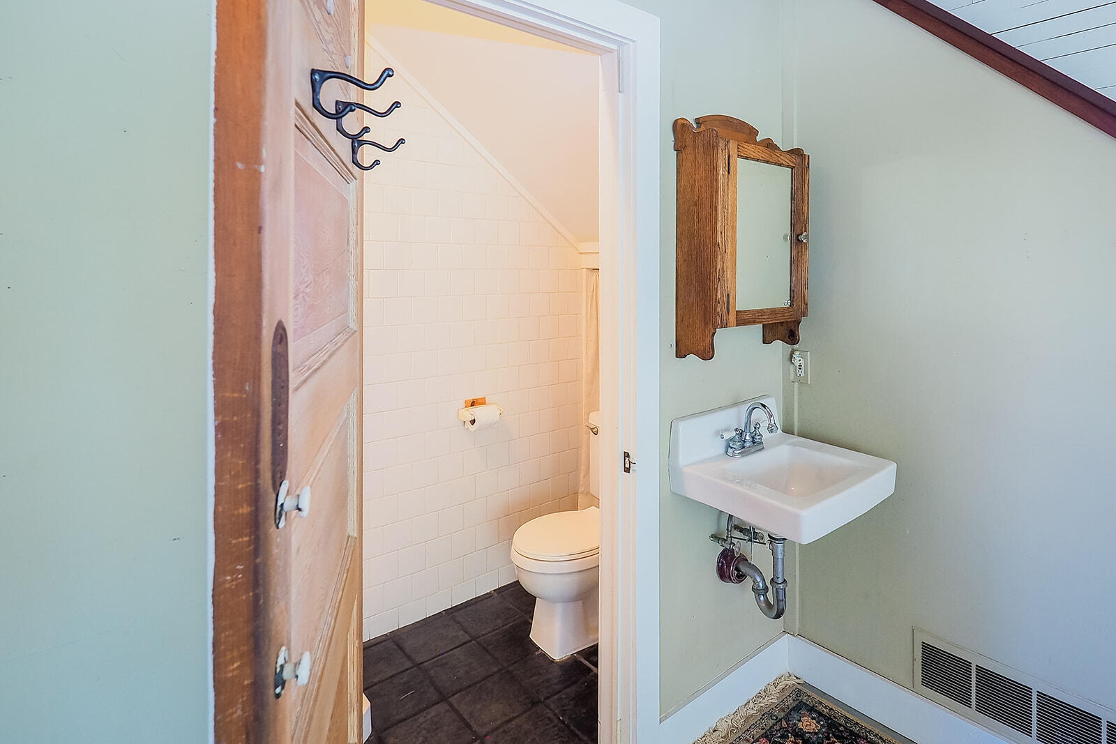 24 W Linden Street W Three Oaks MI 49128