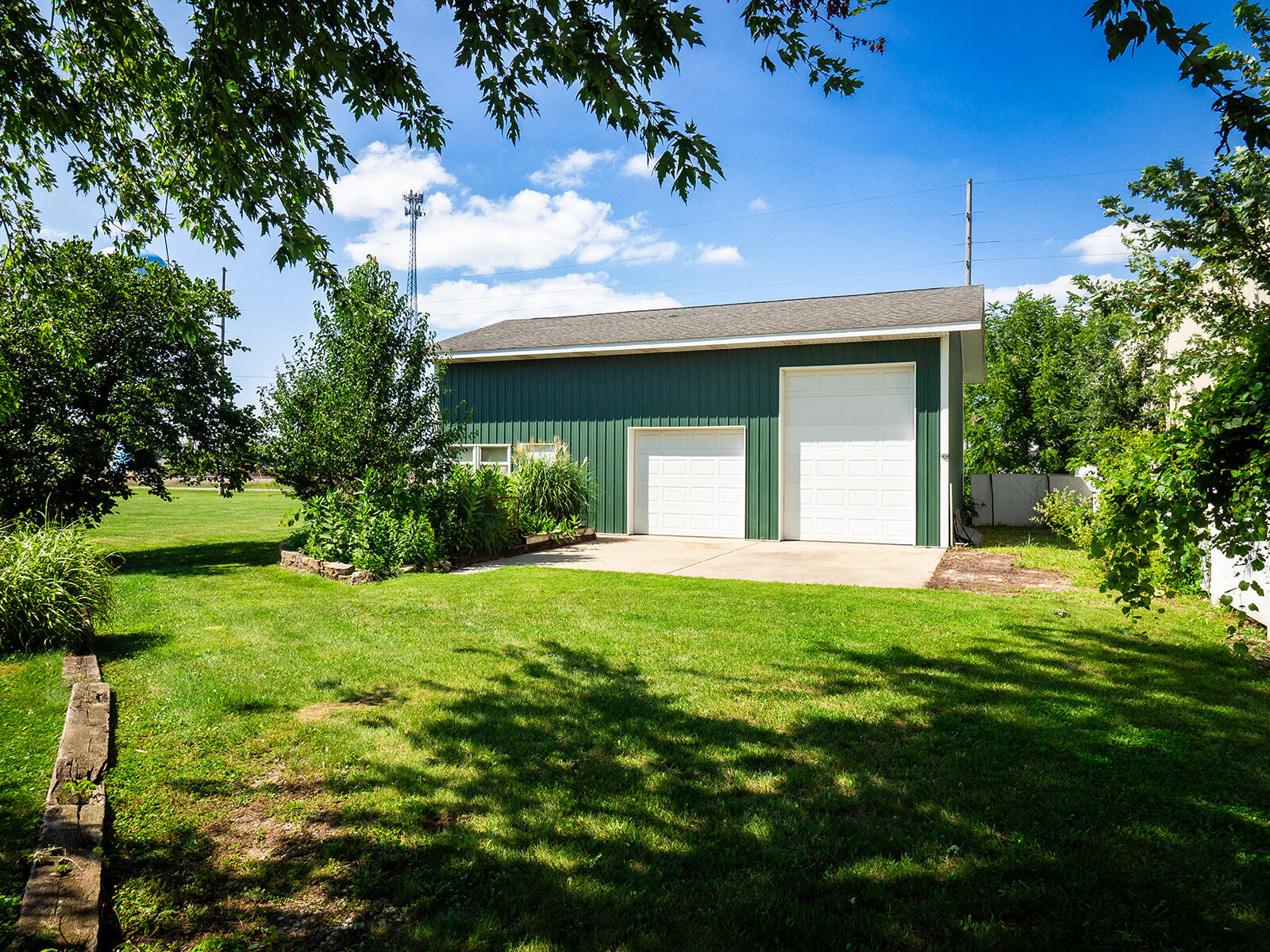 24 W Linden Street W Three Oaks MI 49128