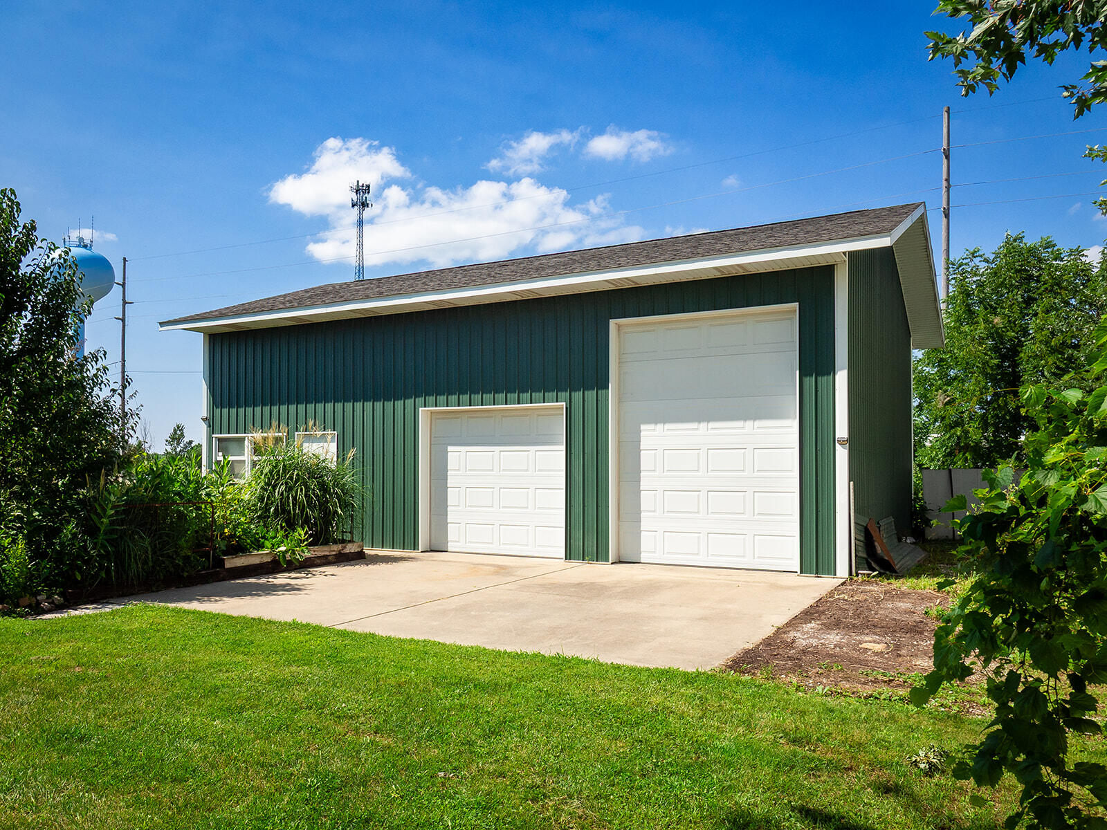 24 W Linden Street W Three Oaks MI 49128