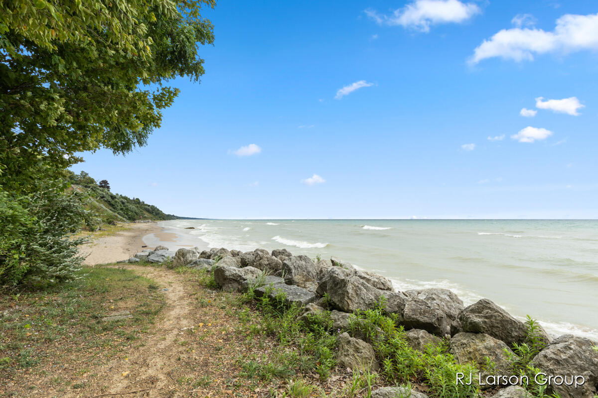 1027 Blue Star Highway South Haven MI 49090