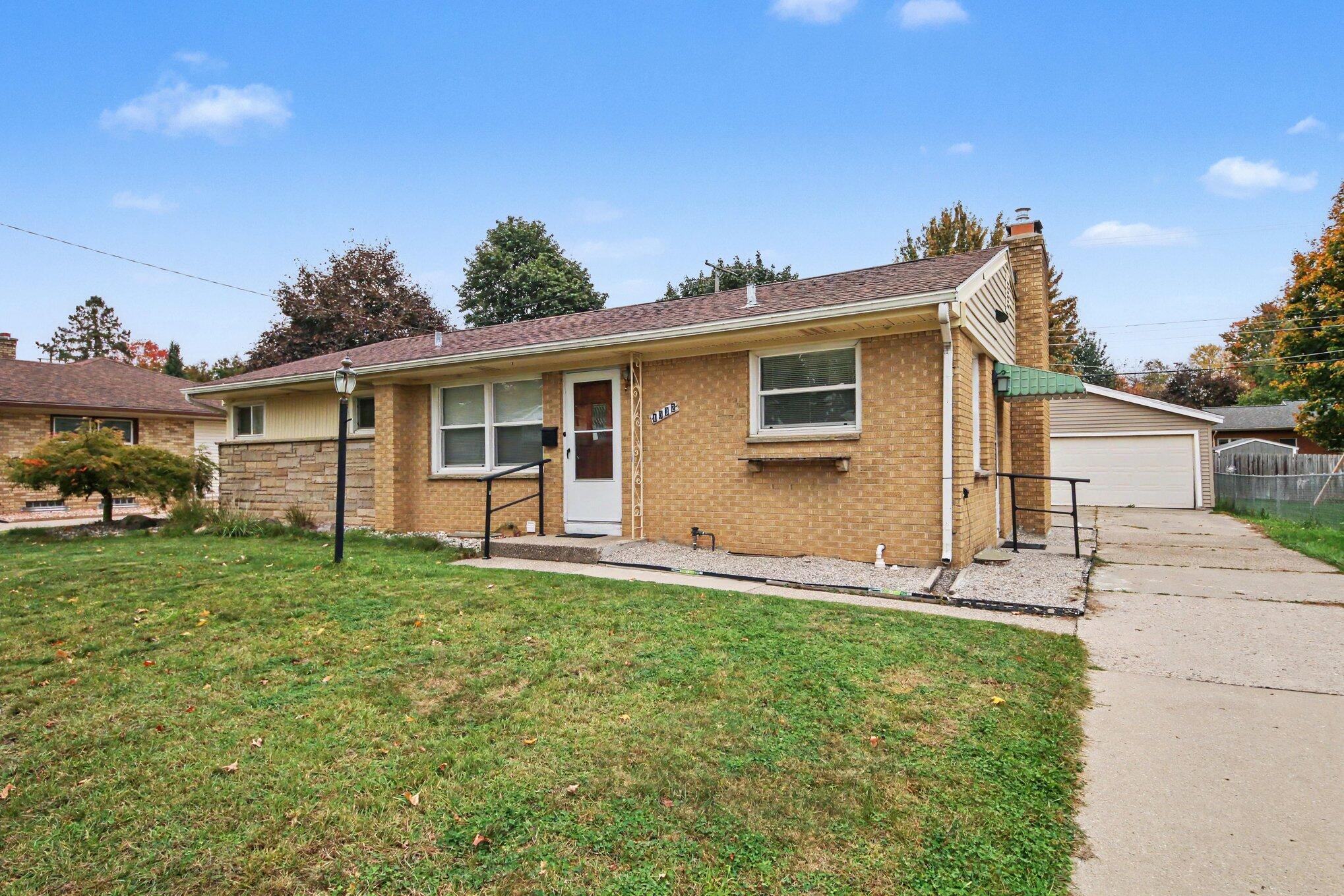 1532 Mayfield Avenue NE Grand Rapids MI 49505