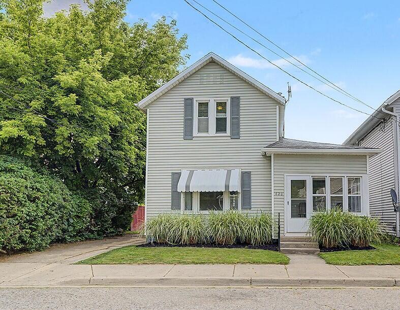 620 Davis Avenue NW Grand Rapids MI 49504
