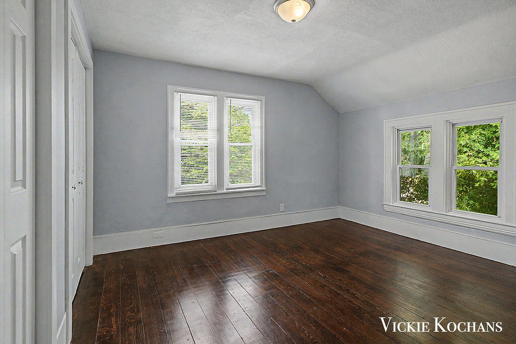 620 Davis Avenue NW Grand Rapids MI 49504