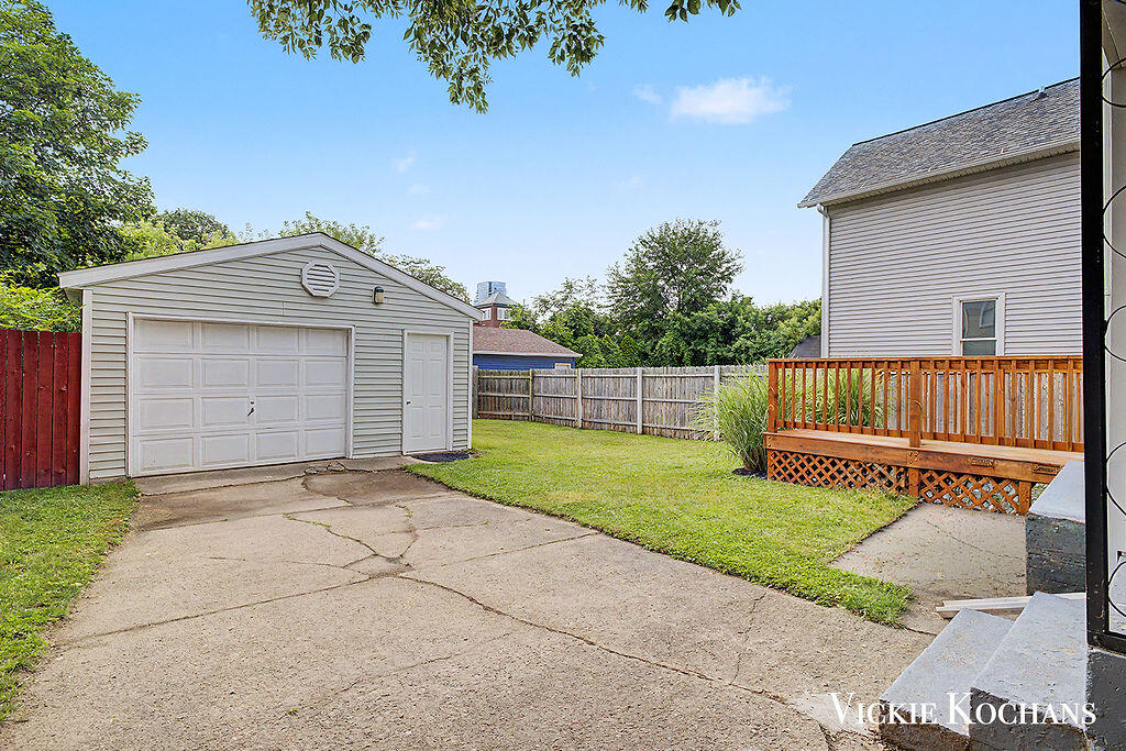 620 Davis Avenue NW Grand Rapids MI 49504