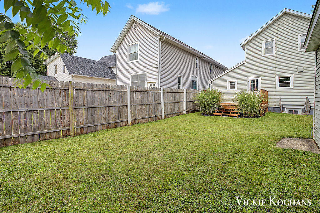 620 Davis Avenue NW Grand Rapids MI 49504