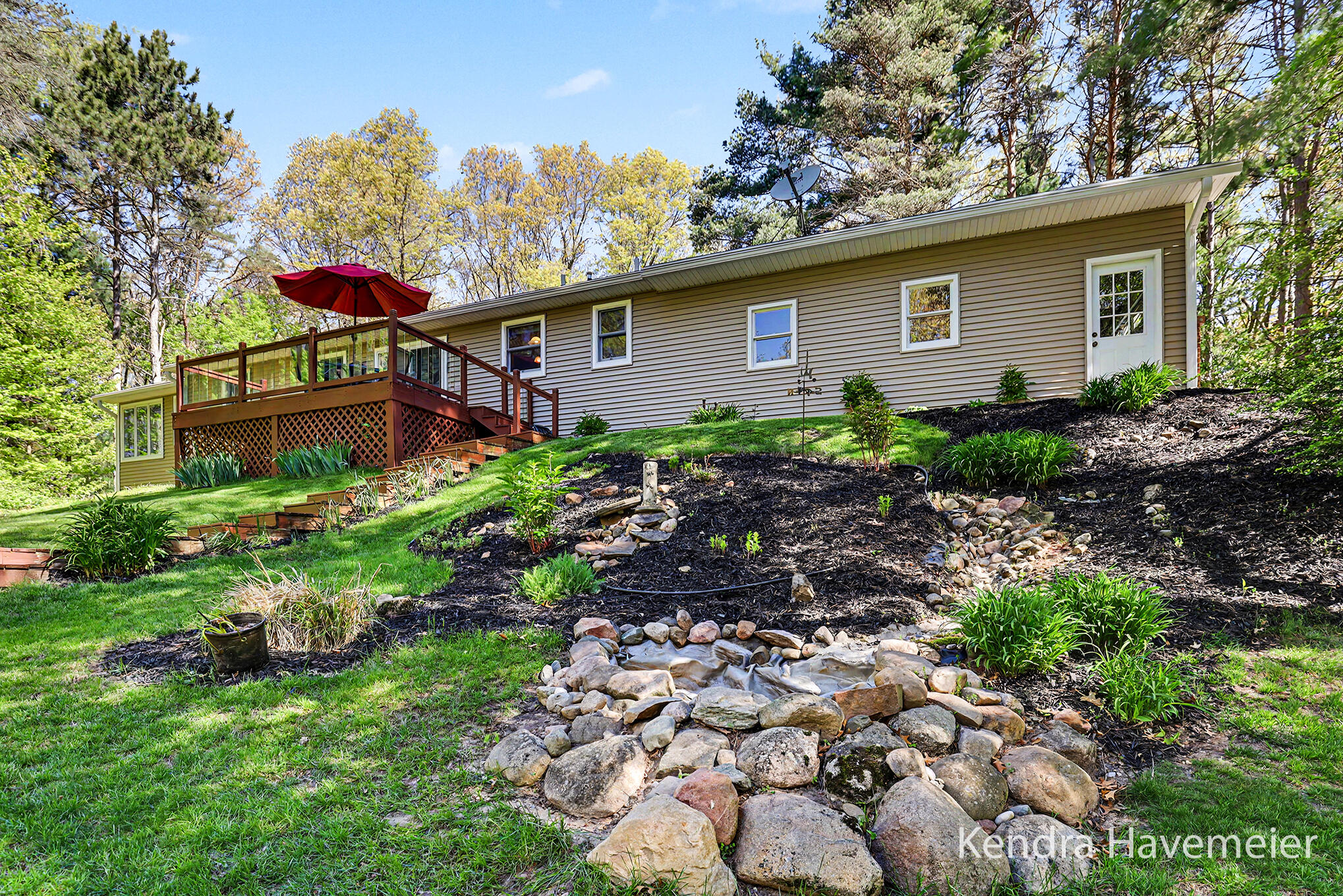 8261 Bush Drive NE Rockford MI 49341