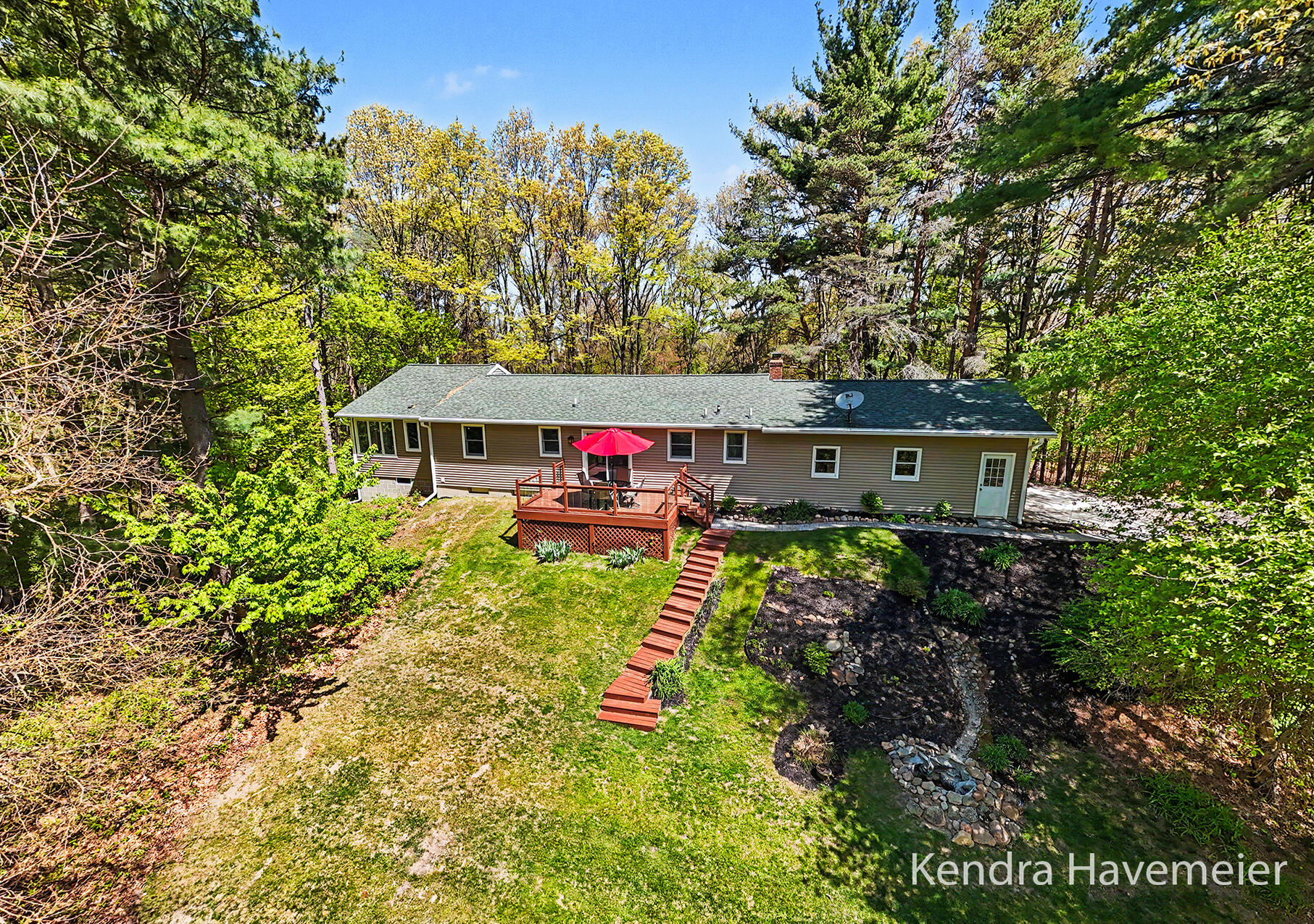 8261 Bush Drive NE Rockford MI 49341