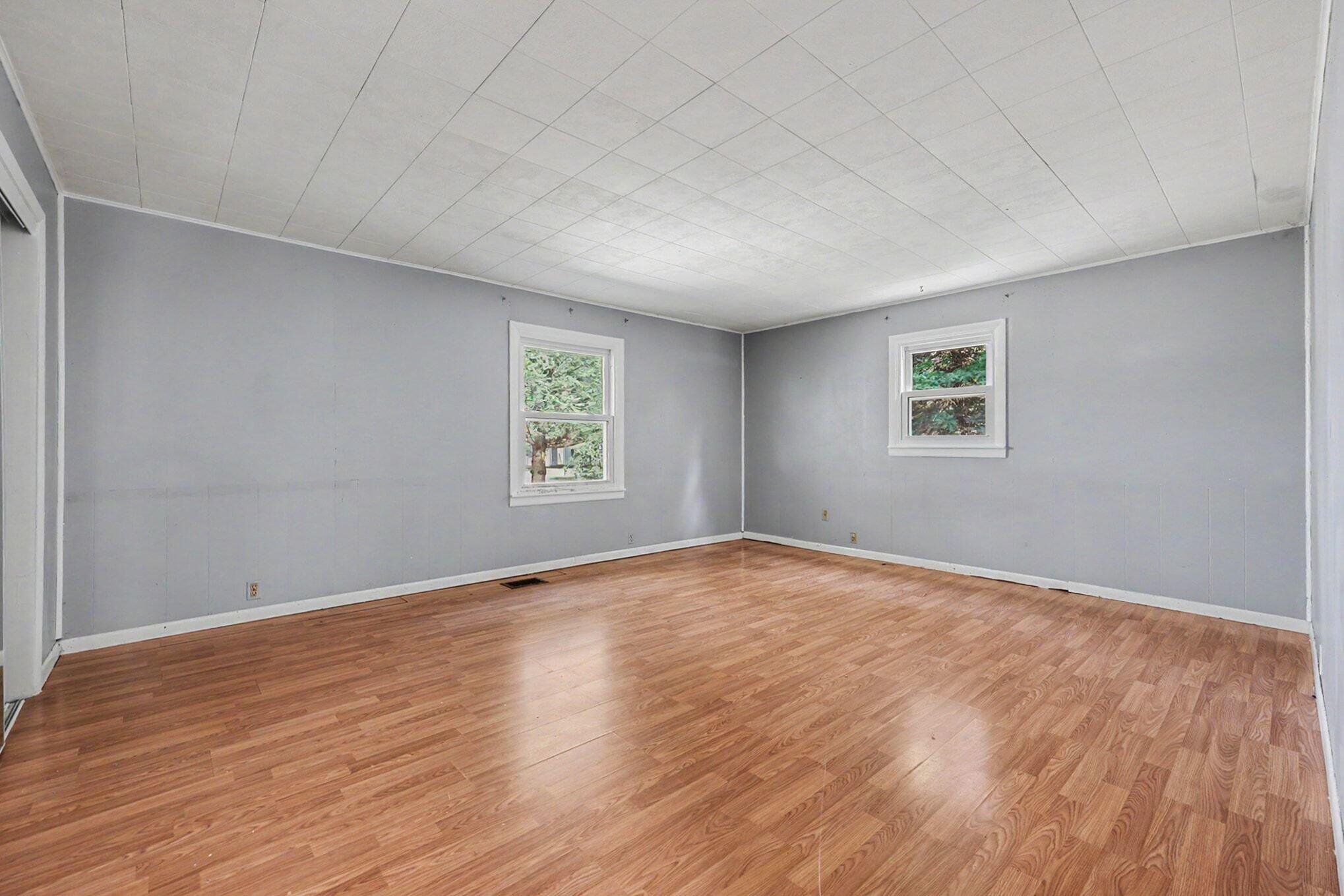 3346 Dean Lake Avenue NE Grand Rapids MI 49525