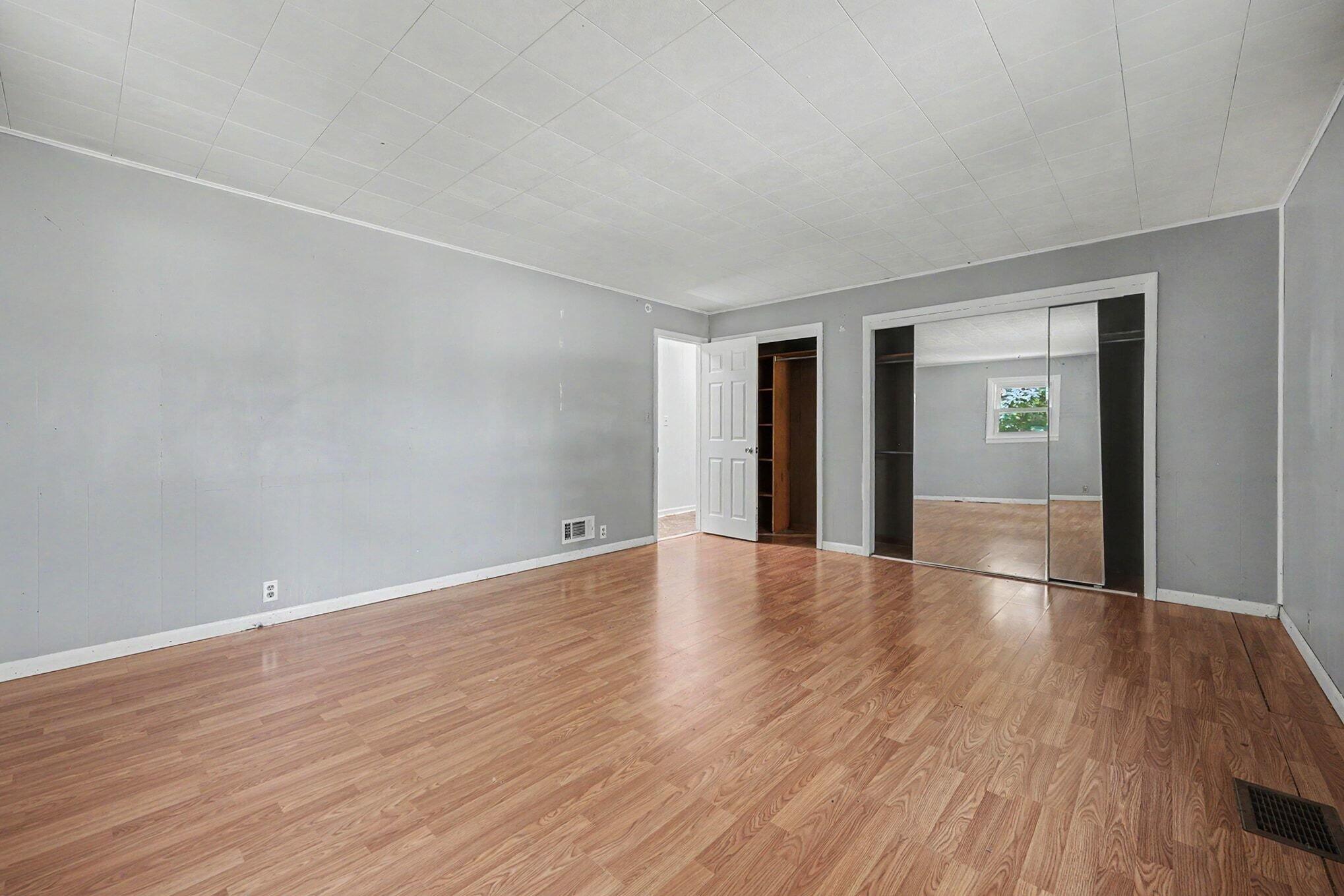 3346 Dean Lake Avenue NE Grand Rapids MI 49525