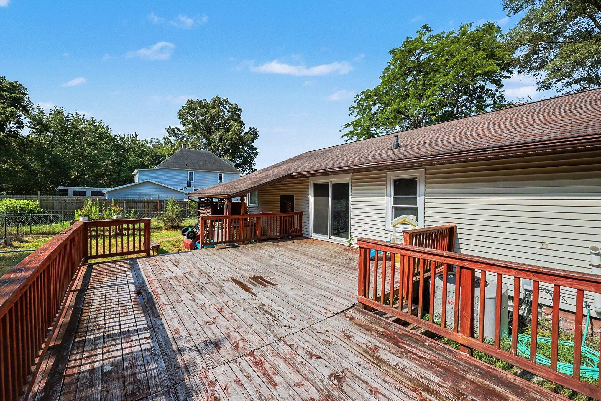 3346 Dean Lake Avenue NE Grand Rapids MI 49525