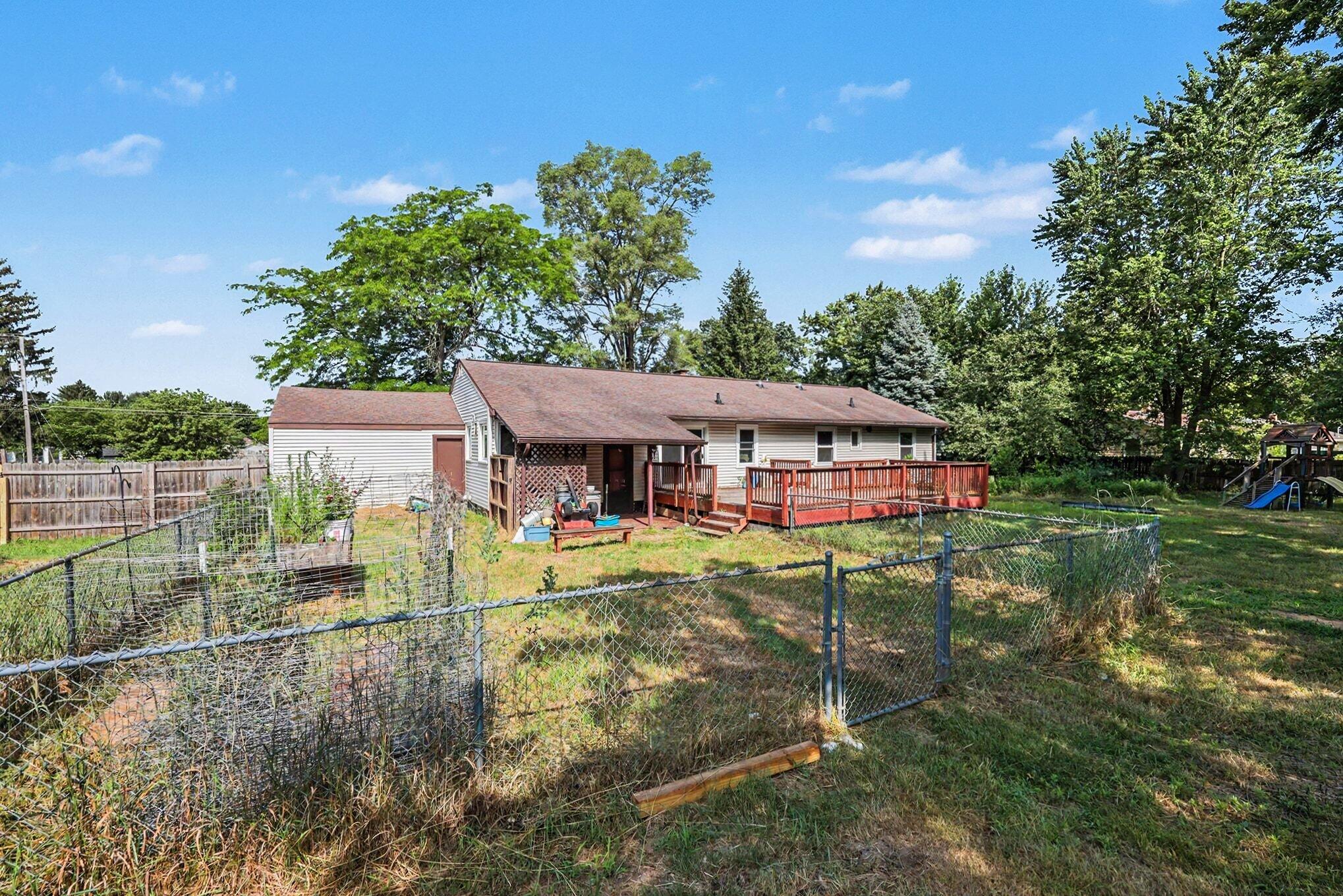 3346 Dean Lake Avenue NE Grand Rapids MI 49525