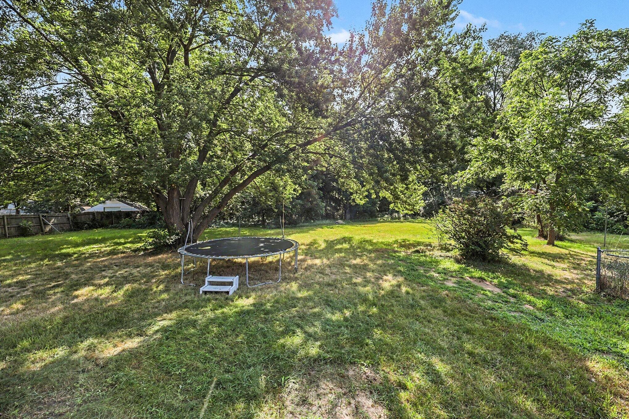3346 Dean Lake Avenue NE Grand Rapids MI 49525