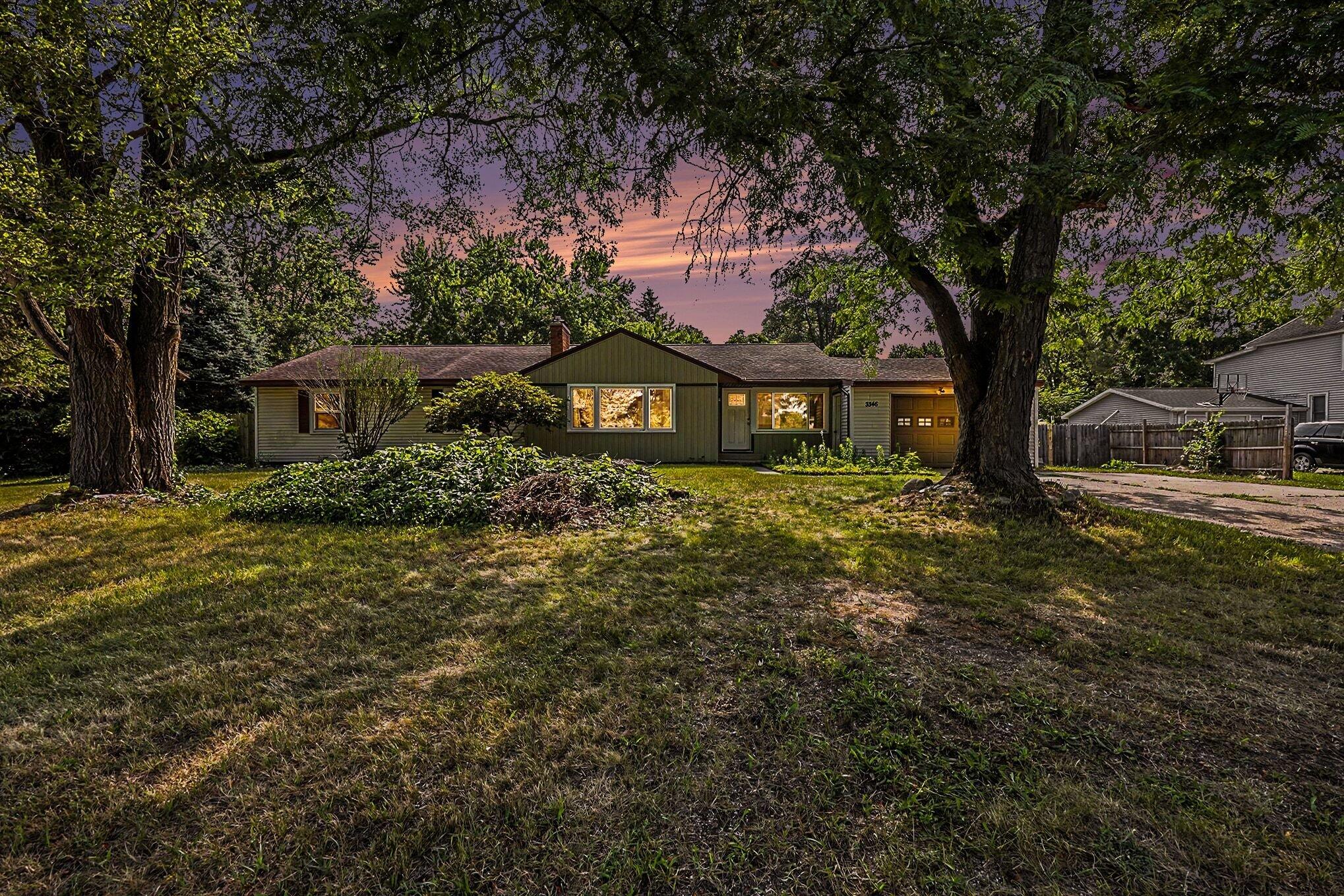 3346 Dean Lake Avenue NE Grand Rapids MI 49525
