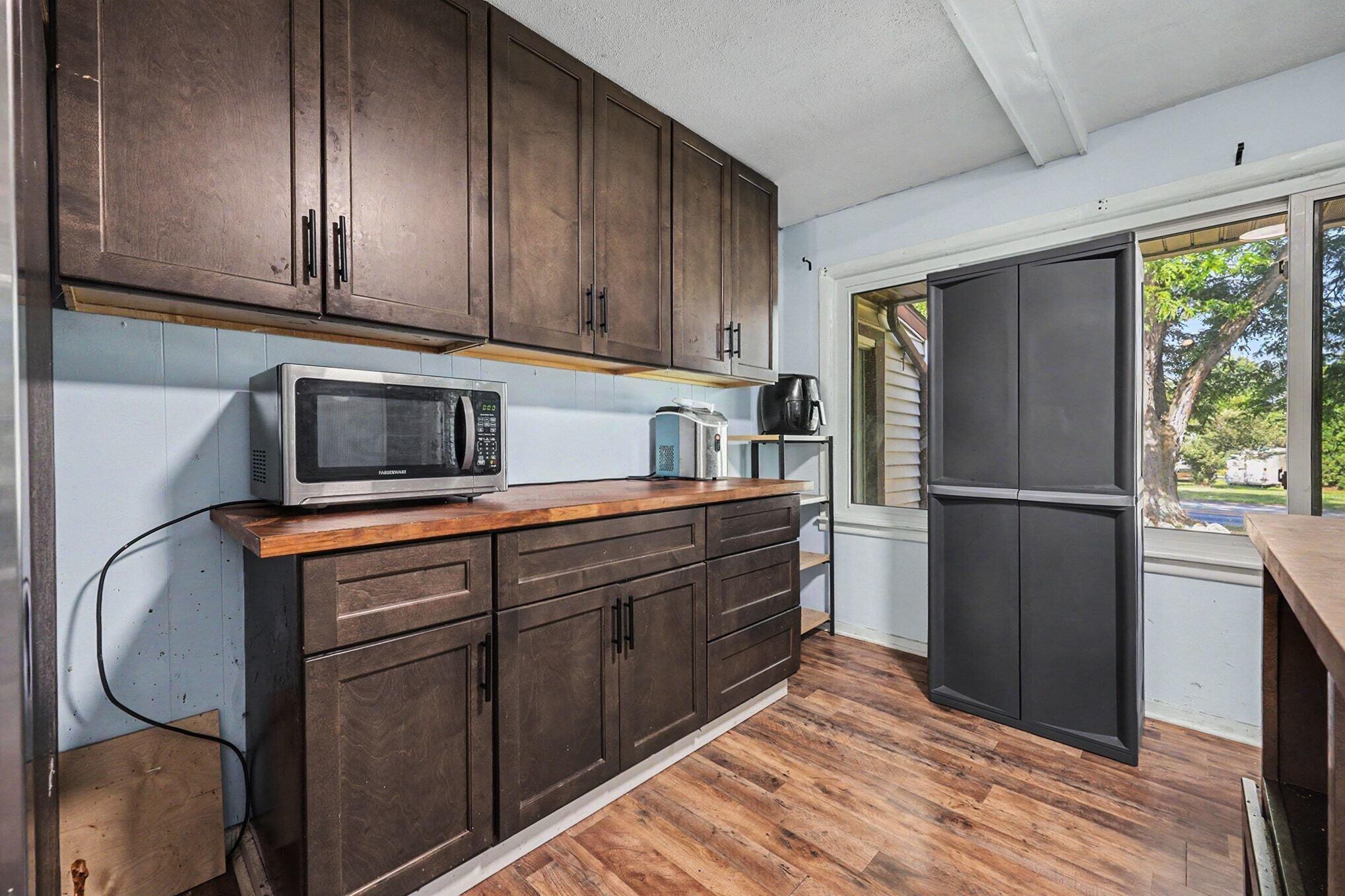 3346 Dean Lake Avenue NE Grand Rapids MI 49525
