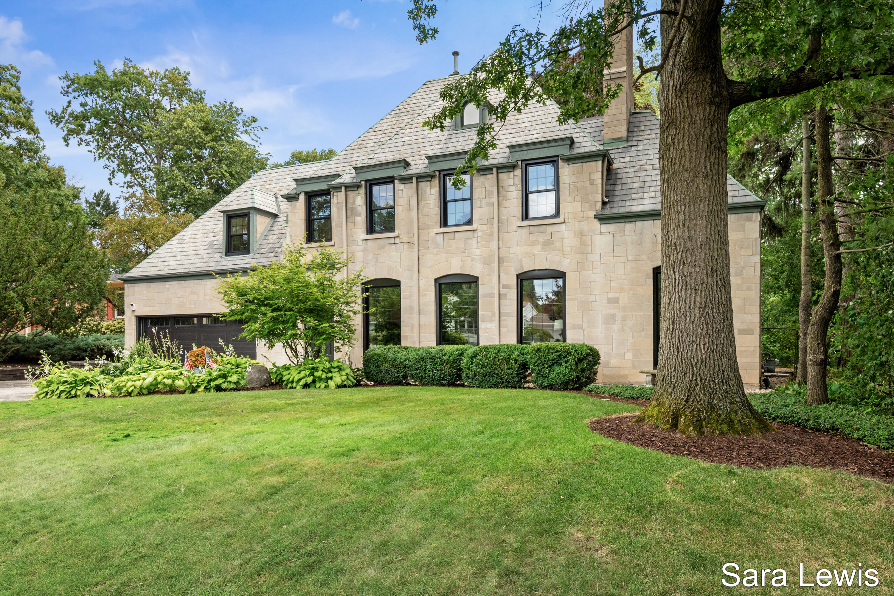 298 Morningside Drive SE Grand Rapids MI 49506