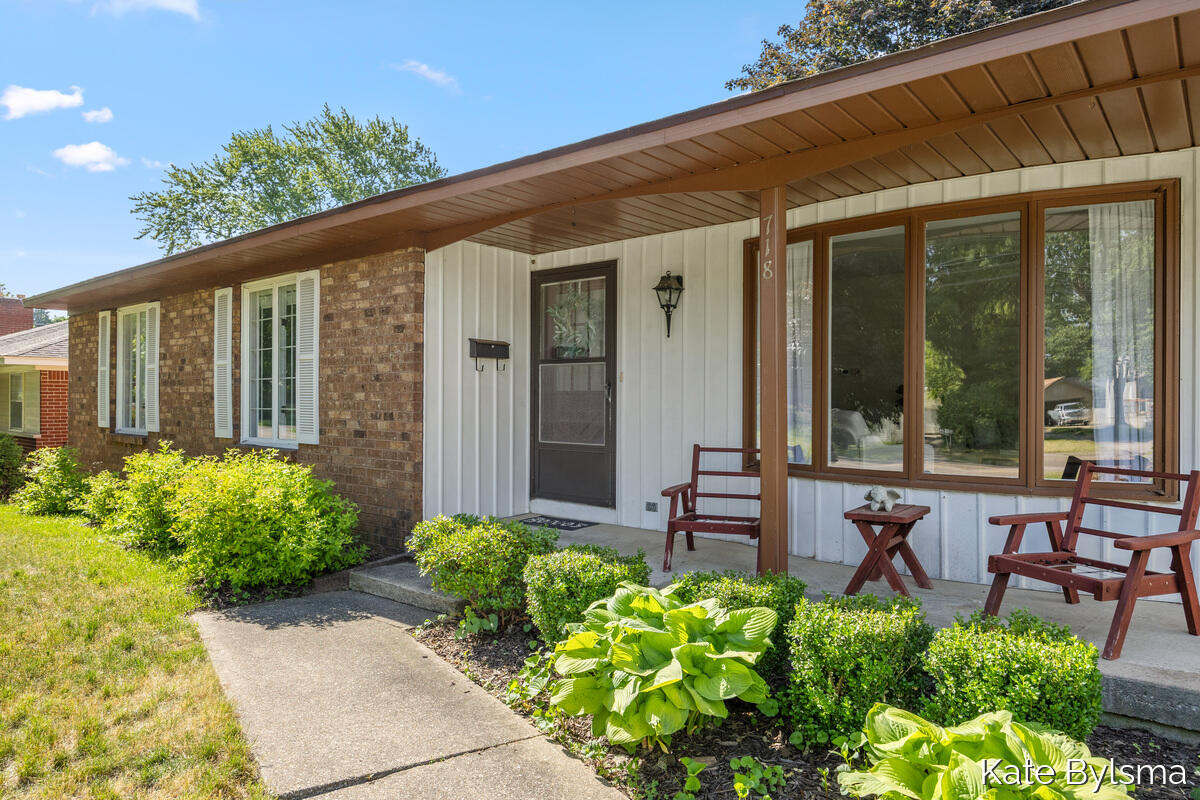 718 3 Mile Road NE Grand Rapids MI 49505
