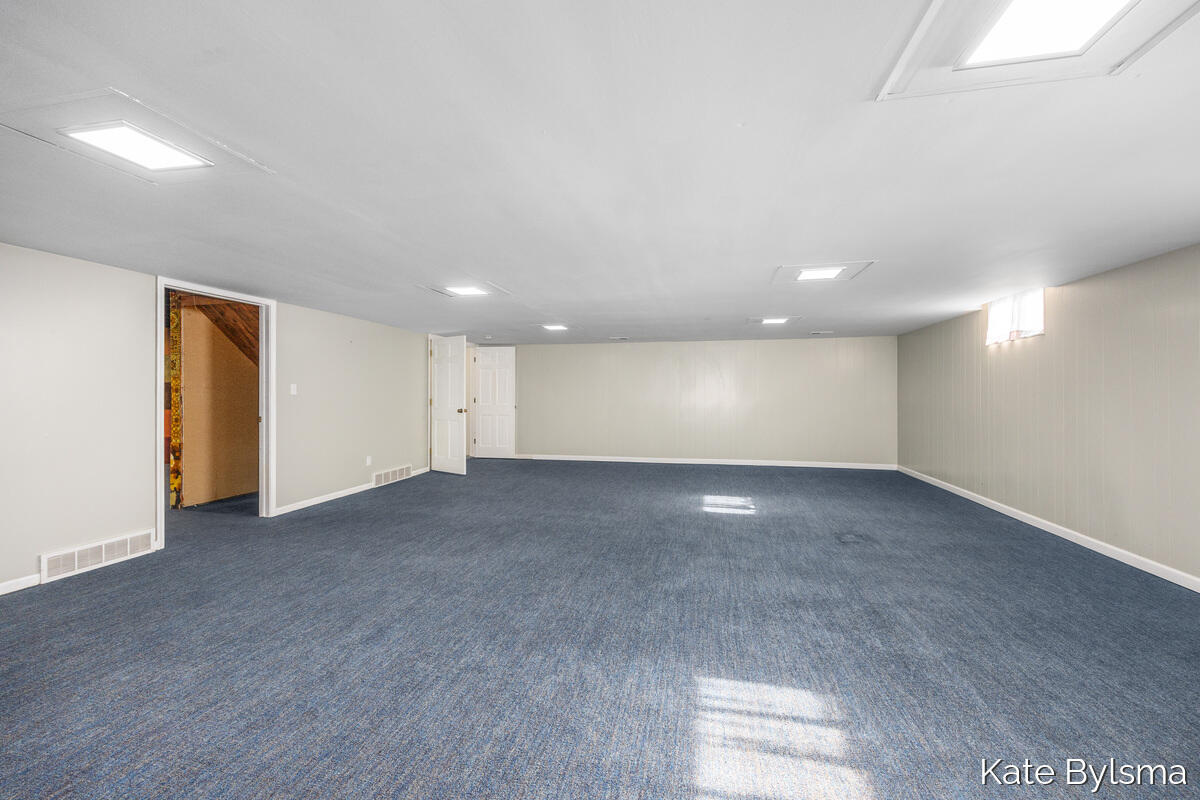 718 3 Mile Road NE Grand Rapids MI 49505