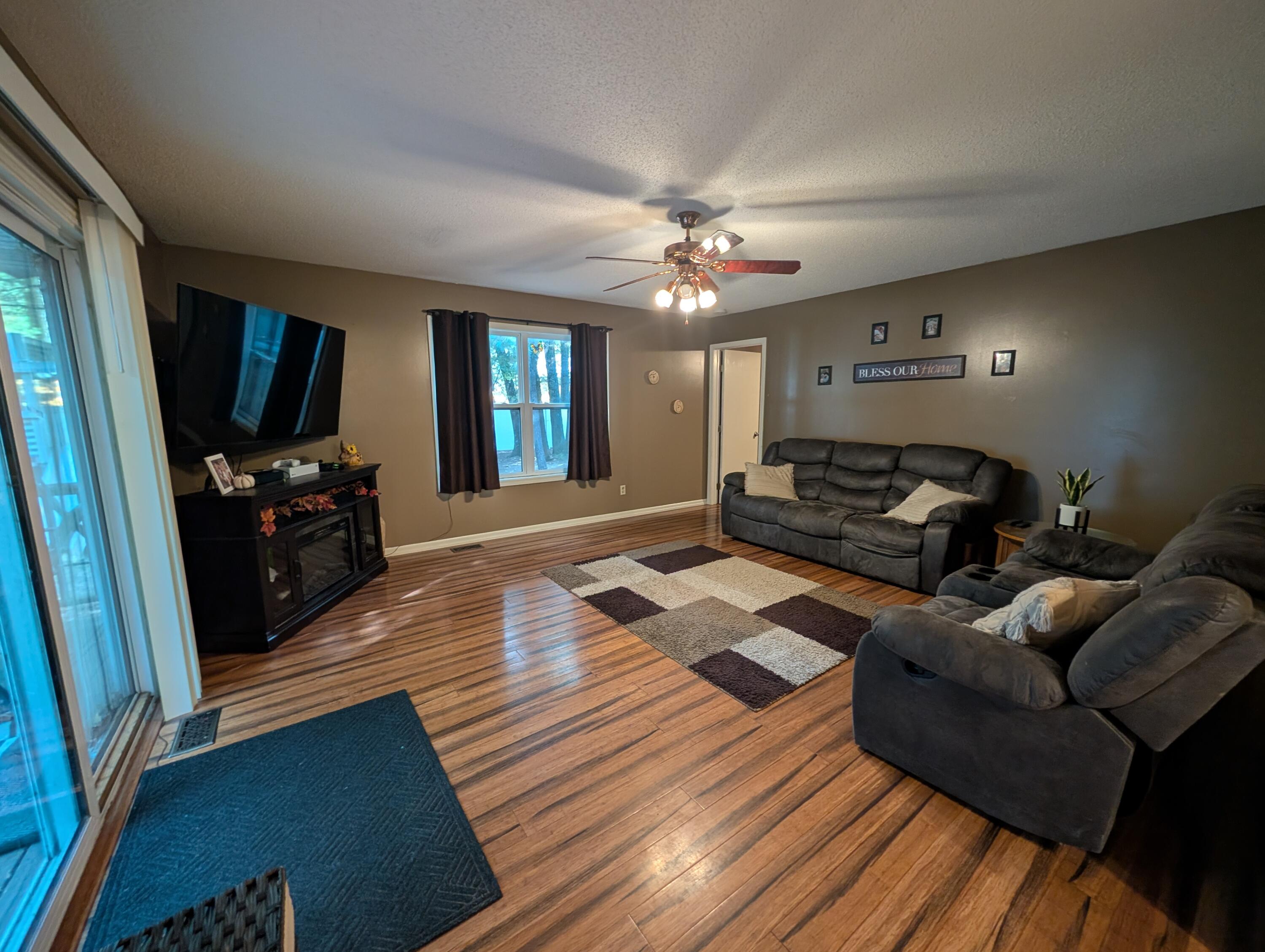 212 S Broton Road Muskegon MI 49442