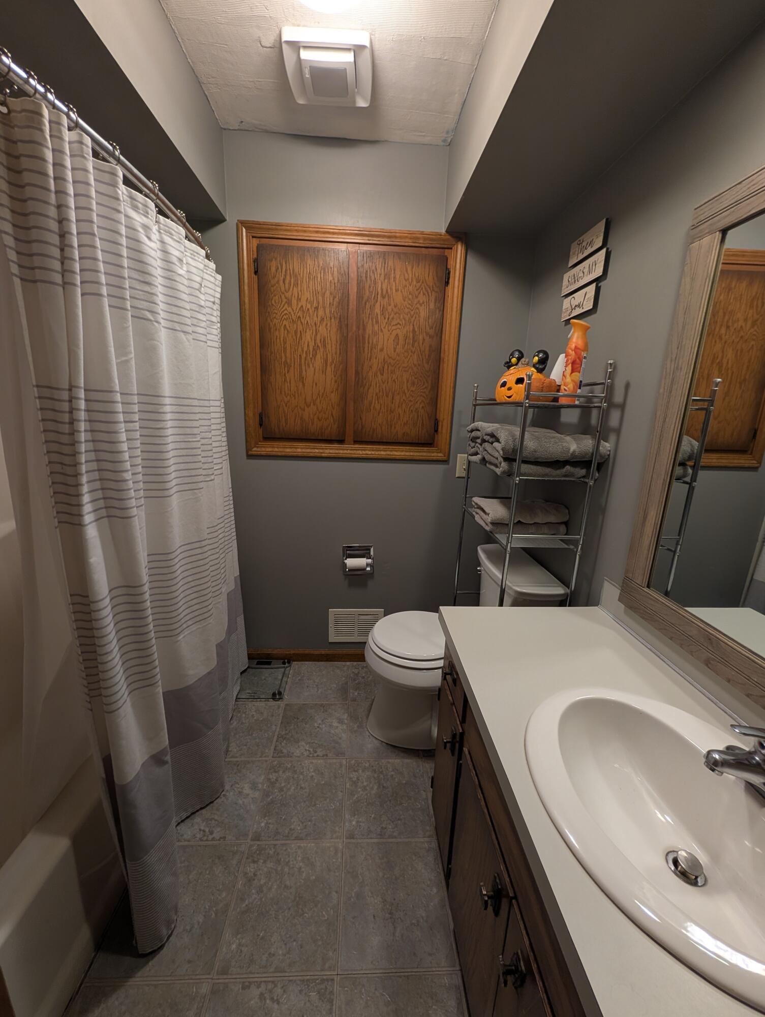 212 S Broton Road Muskegon MI 49442