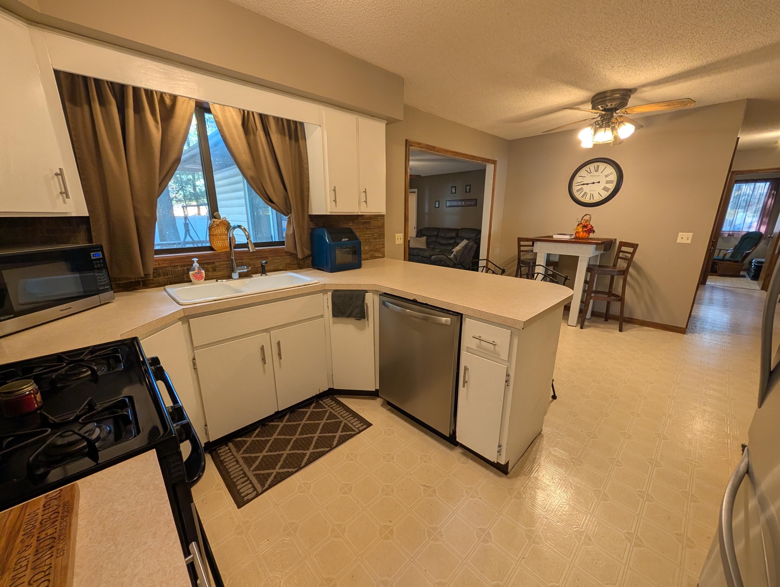 212 S Broton Road Muskegon MI 49442
