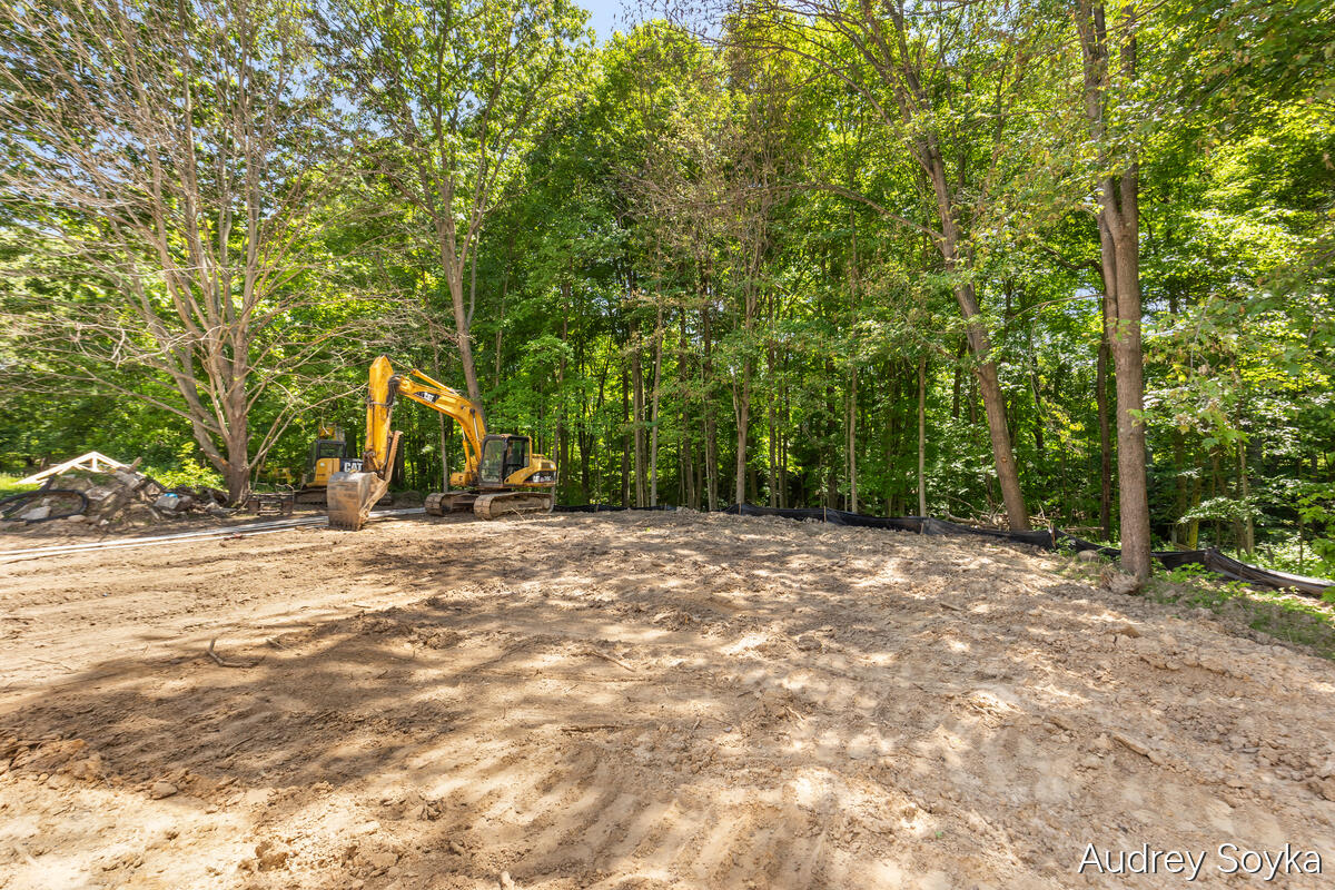 8234 Cascade Road SE Ada MI 49301