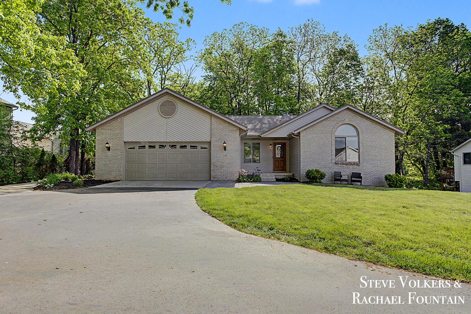 2006 Burton Knoll Court SE Grand Rapids MI 49546