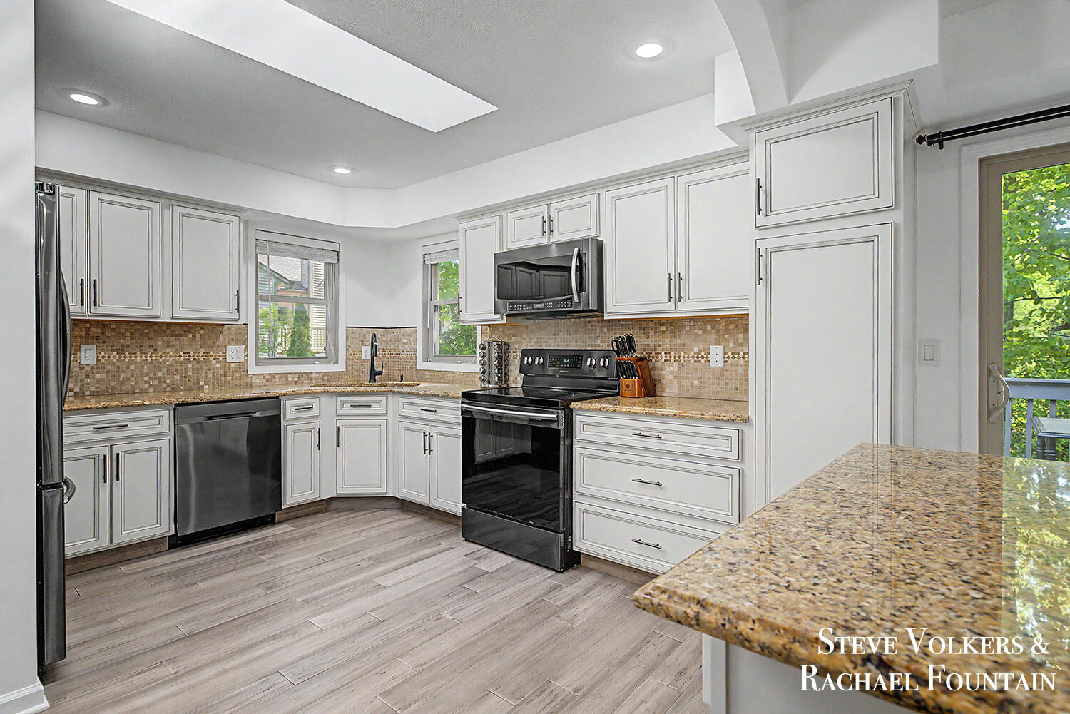 2006 Burton Knoll Court SE Grand Rapids MI 49546
