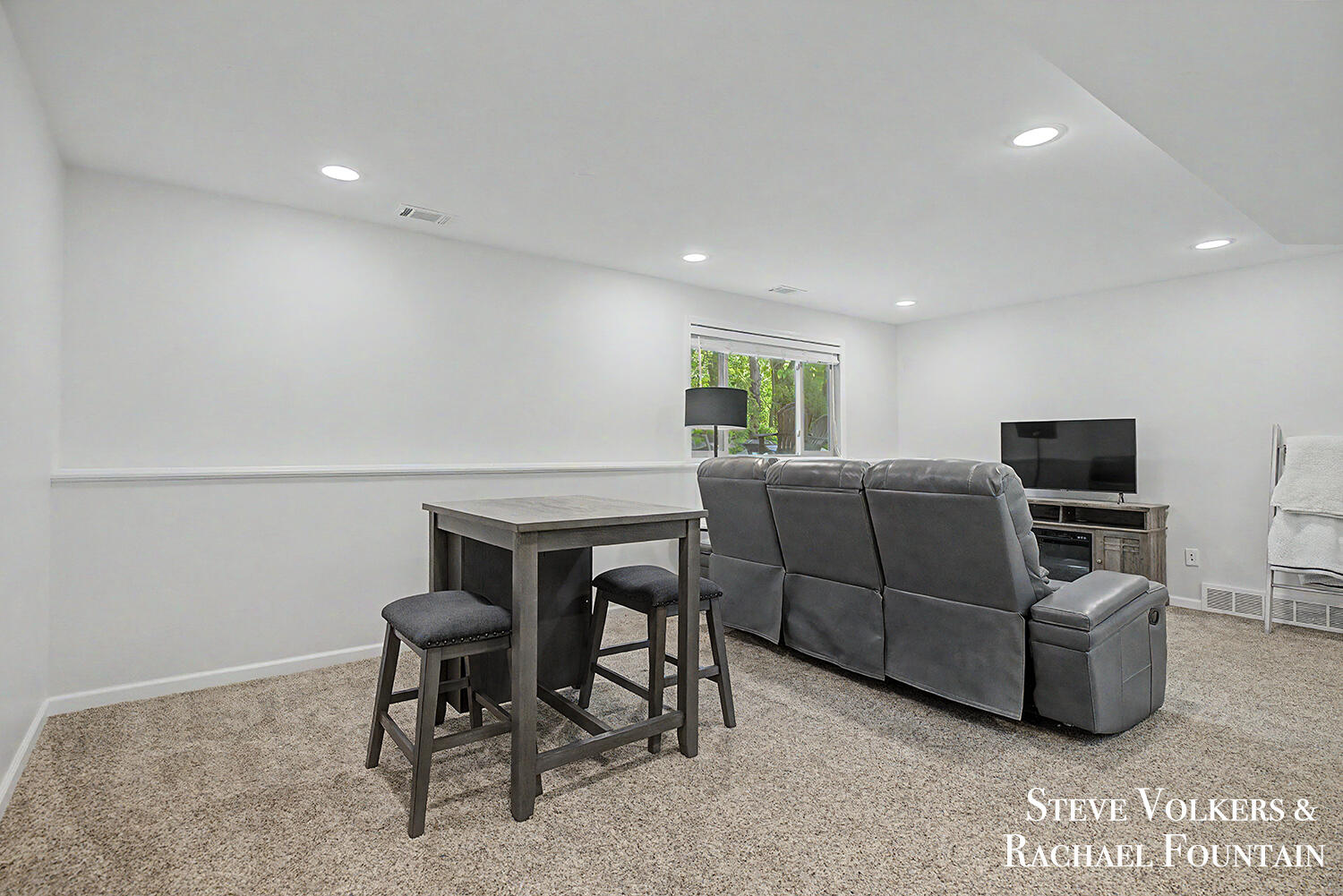 2006 Burton Knoll Court SE Grand Rapids MI 49546