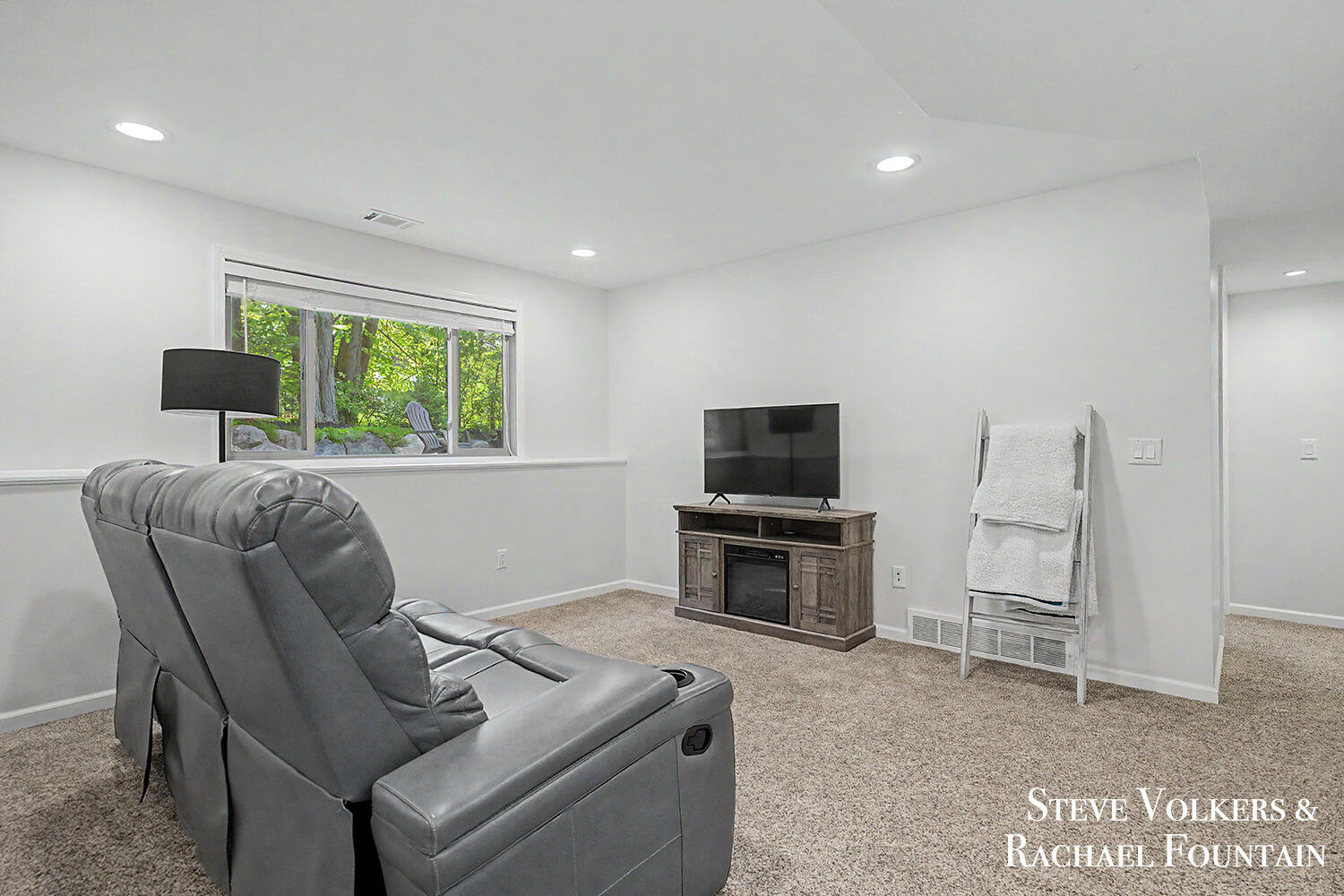 2006 Burton Knoll Court SE Grand Rapids MI 49546