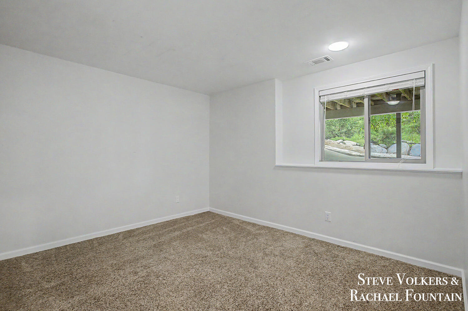 2006 Burton Knoll Court SE Grand Rapids MI 49546