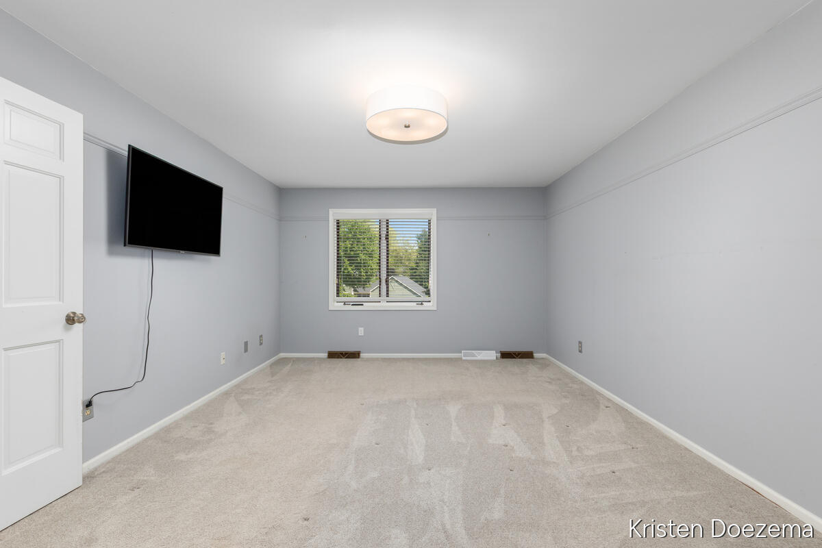 7716 Kirkwall Drive SE Ada MI 49301