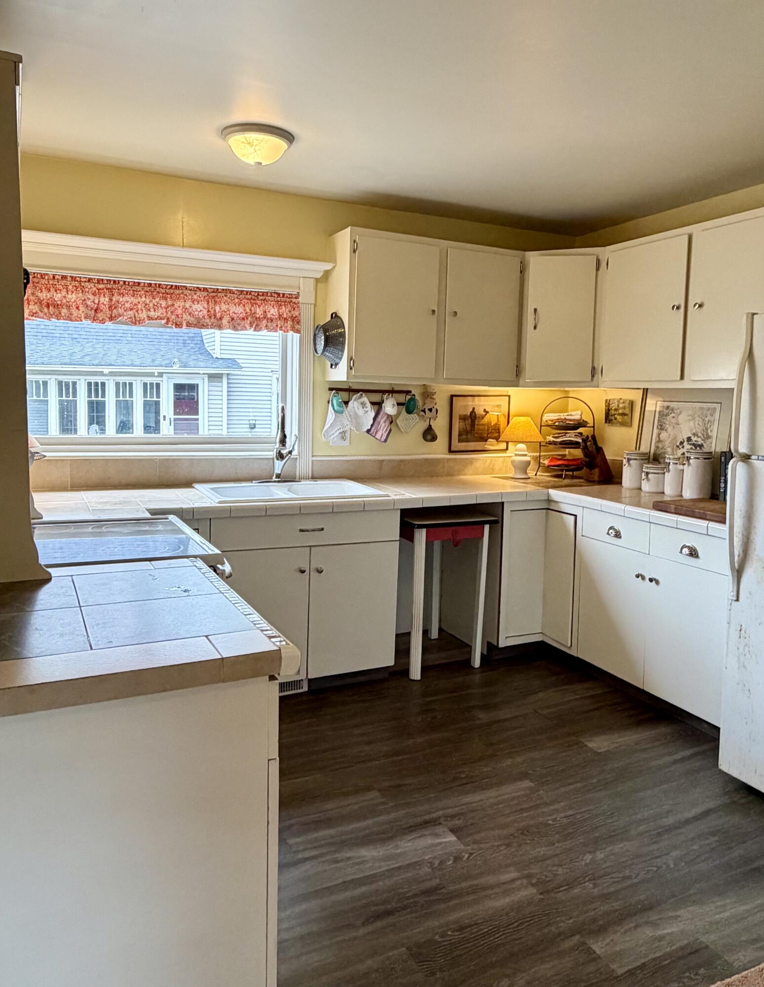 537 W Main Street Fennville MI 49408