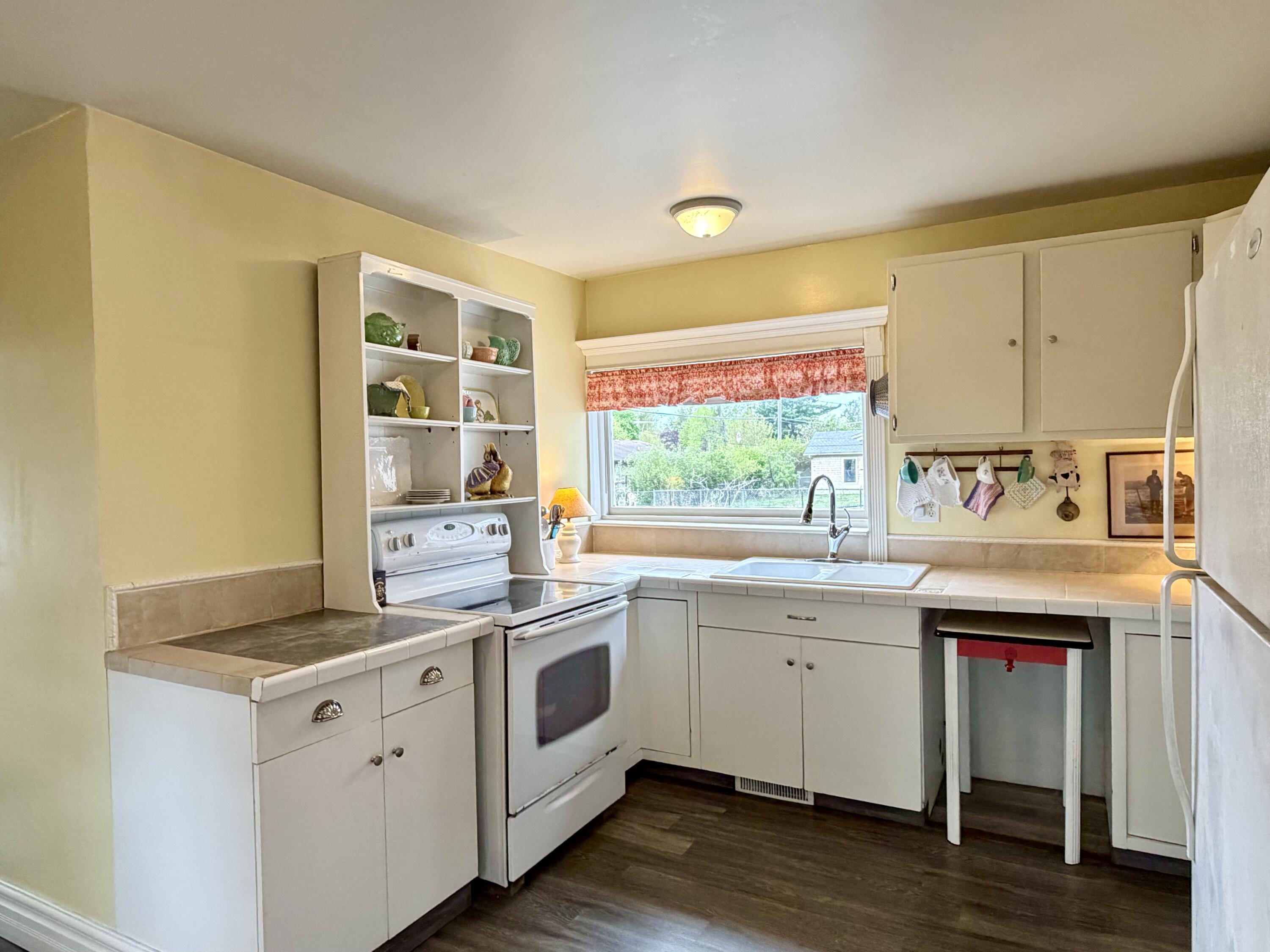 537 W Main Street Fennville MI 49408